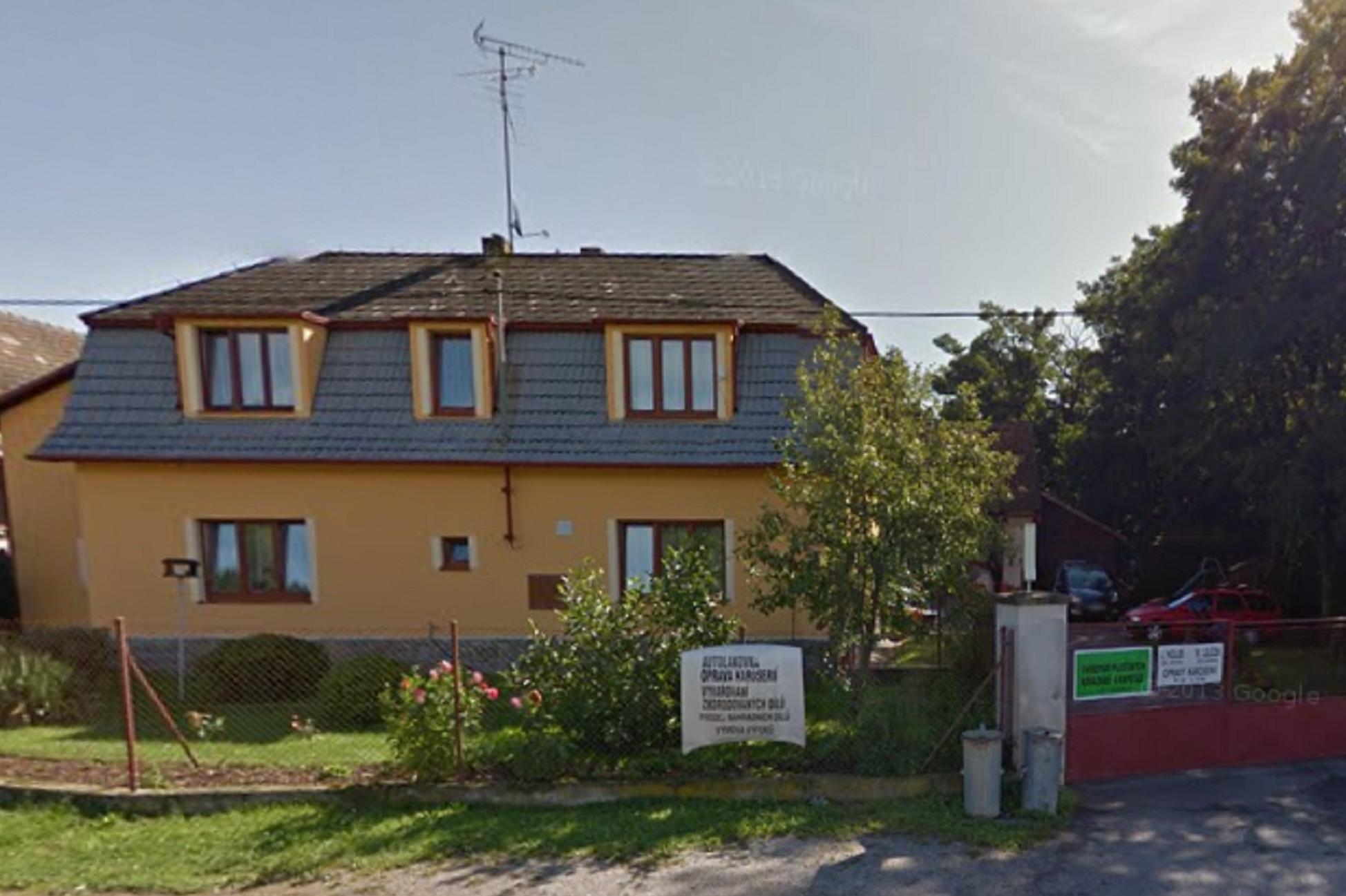 Autolakovna a opravna karosérií M.Lejček a J.Holub