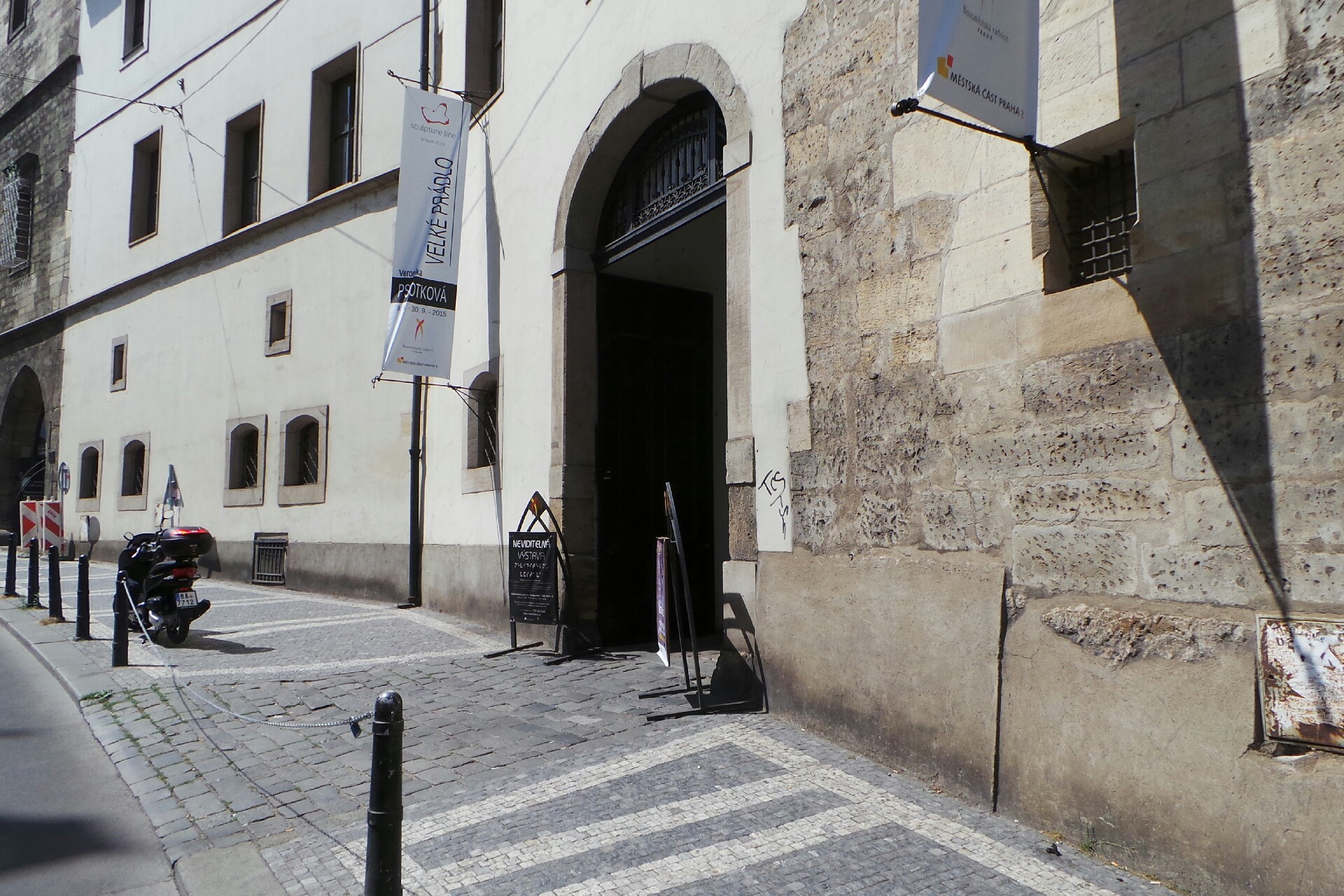 Neviditelná výstava