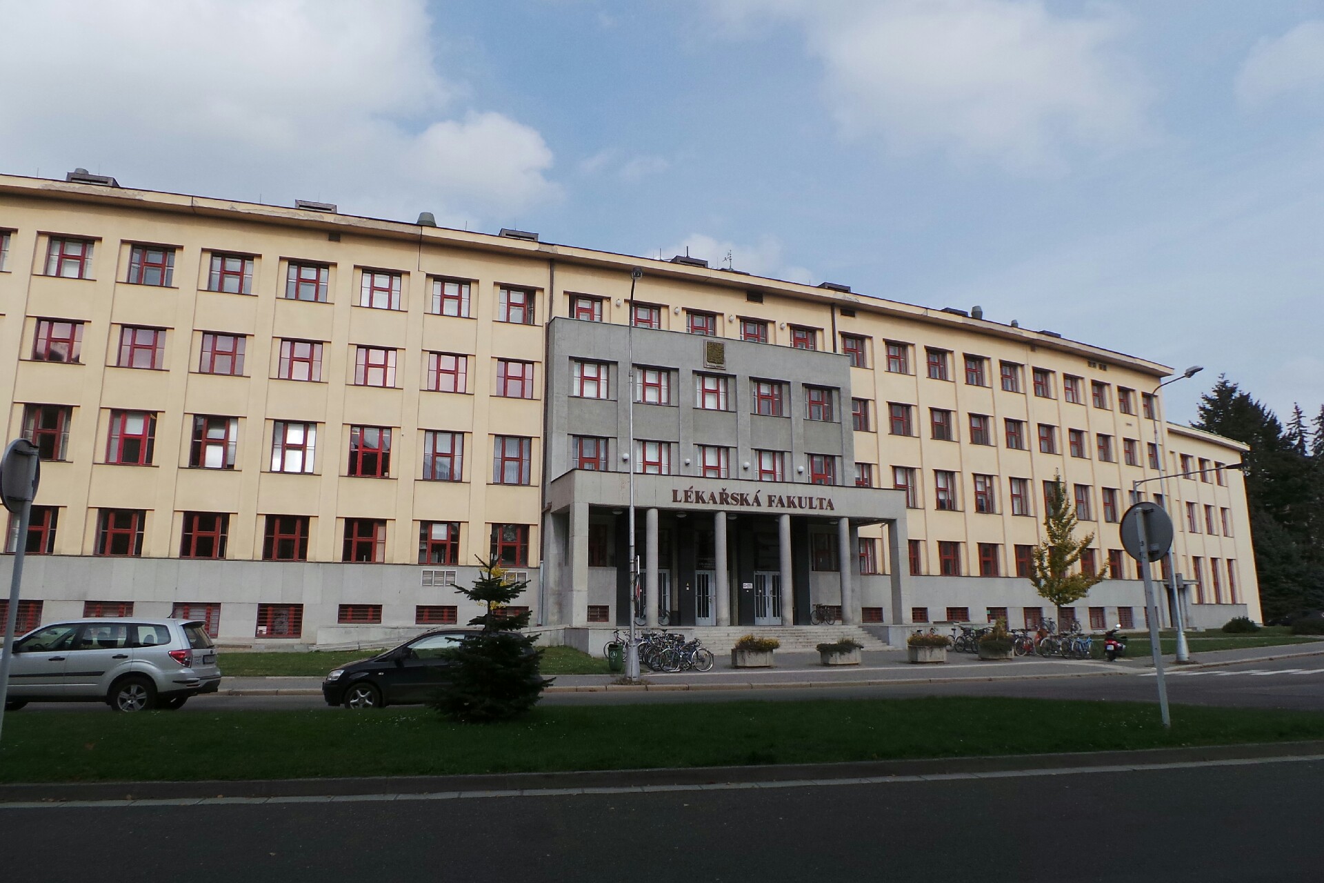 Ústav sociálního lékařství Lékařské fakulty v Hradci Králové - Univerzita Karlova