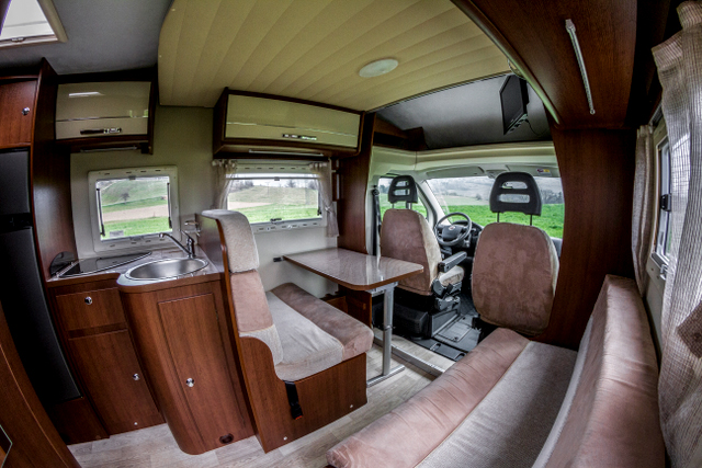 Milach - pronájem obytných vozů a přívěsů foto 3