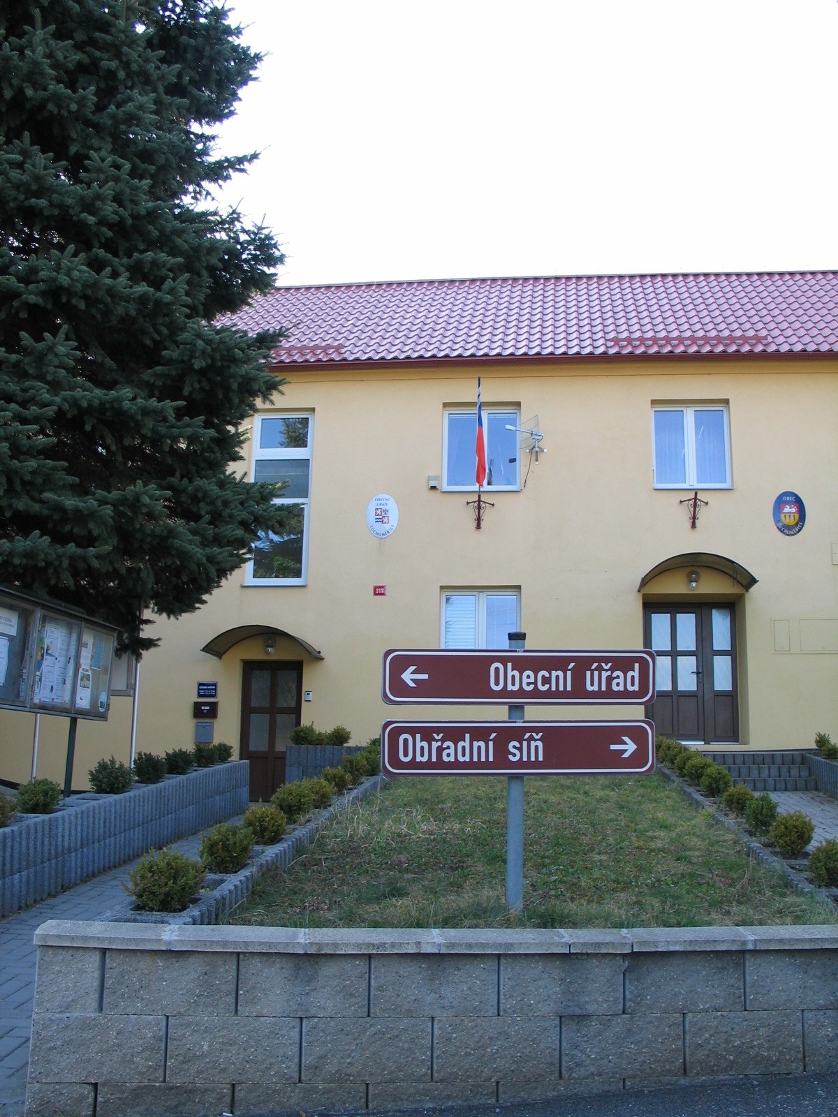 Tuchoměřice - obecní úřad foto 2