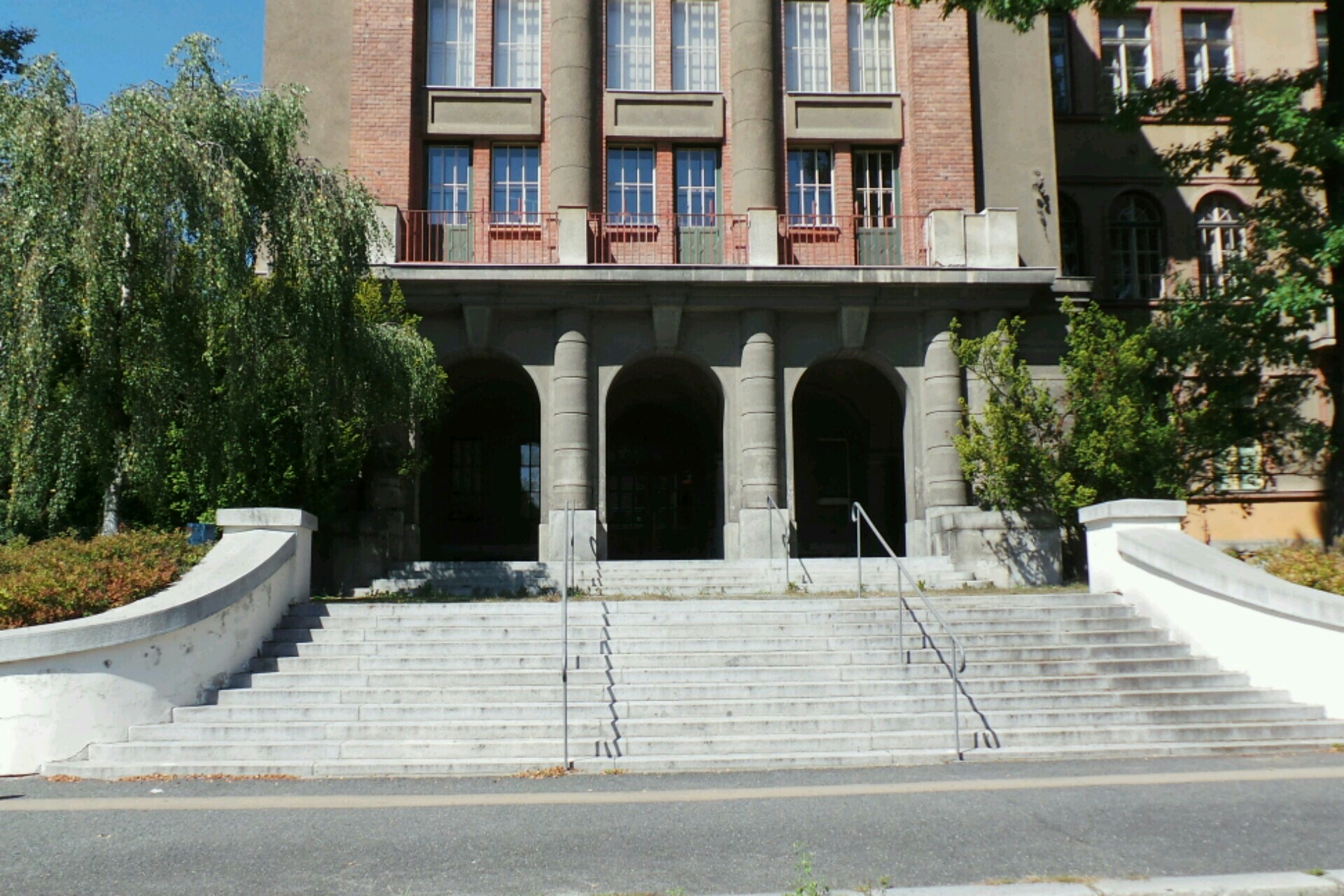 Centrum pro studium v angličtině Lékařské fakulty v Plzni - Univerzita Karlova