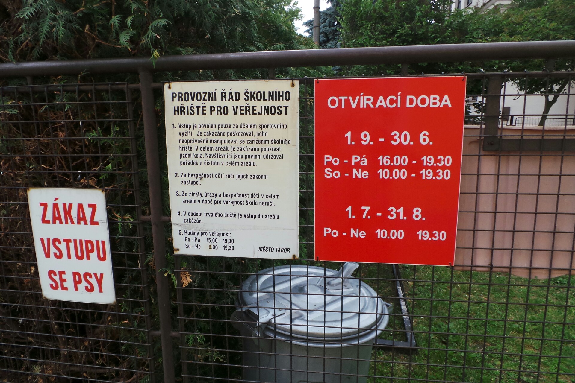 Základní škola a Mateřská škola Tábor, Čekanice, Zahradní foto 3