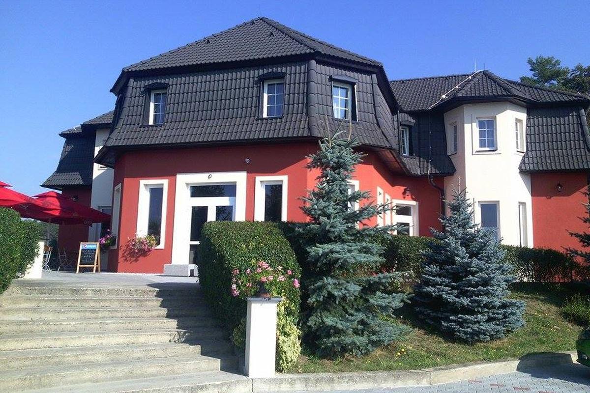 Penzion a restaurace V zálesí