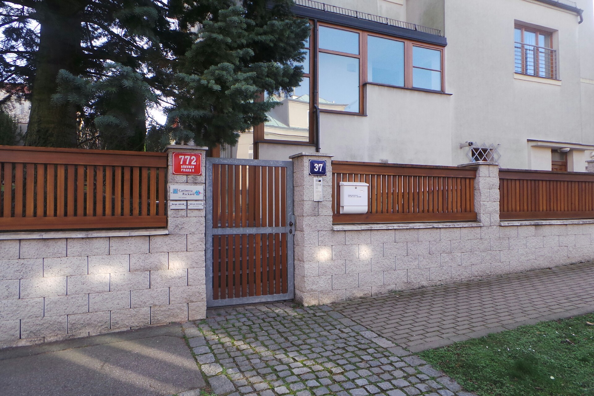 CANBERRA-PACKARD s.r.o.