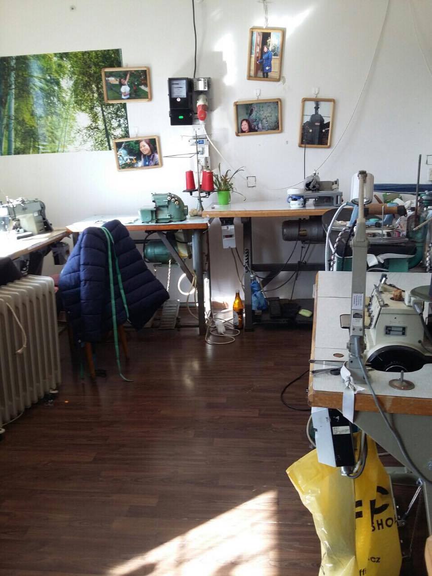 Opravna oděvů Thi Thuy Le foto 2