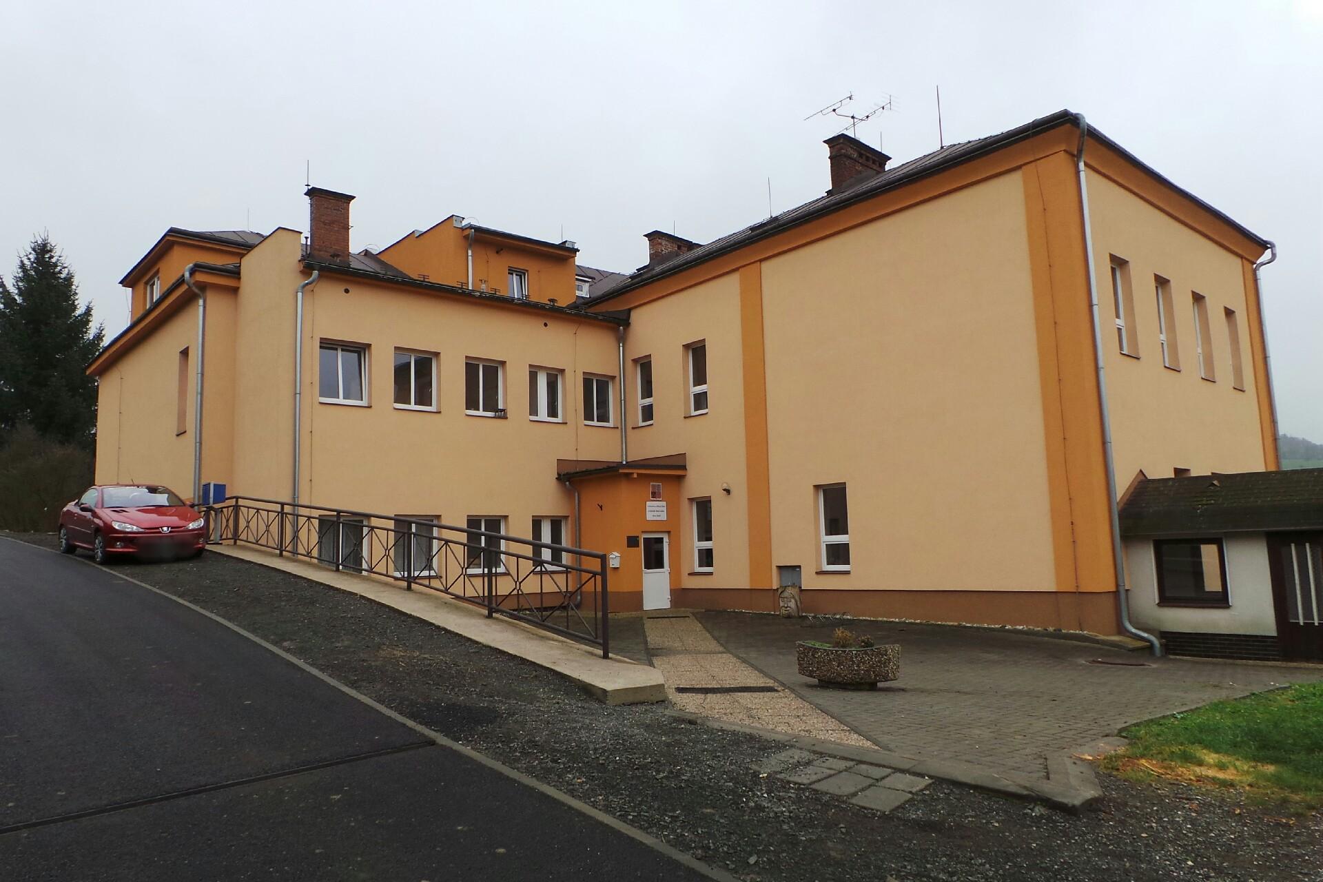 Krakonošova základní škola a mateřská škola Loukov