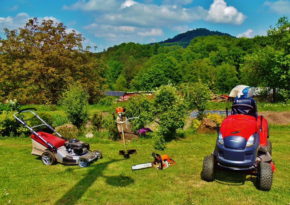 Zdeněk Záruba - Sekání Trávy foto 2
