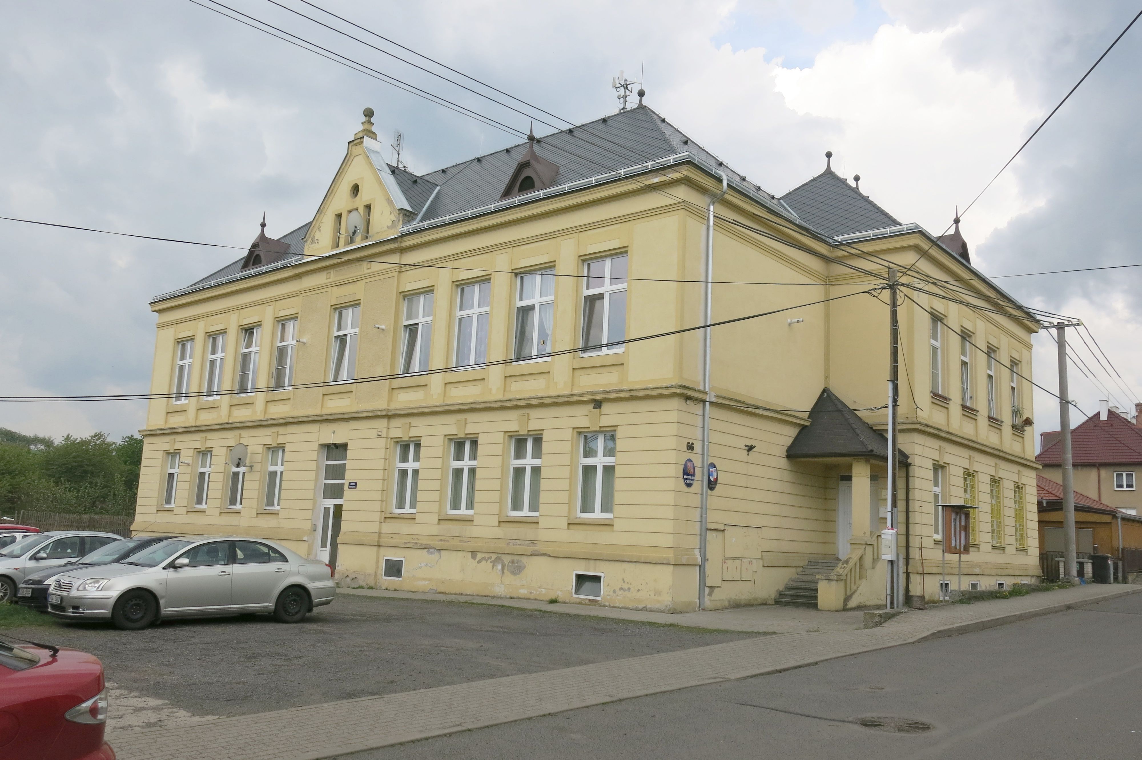 Místní knihovna v Chotiměři