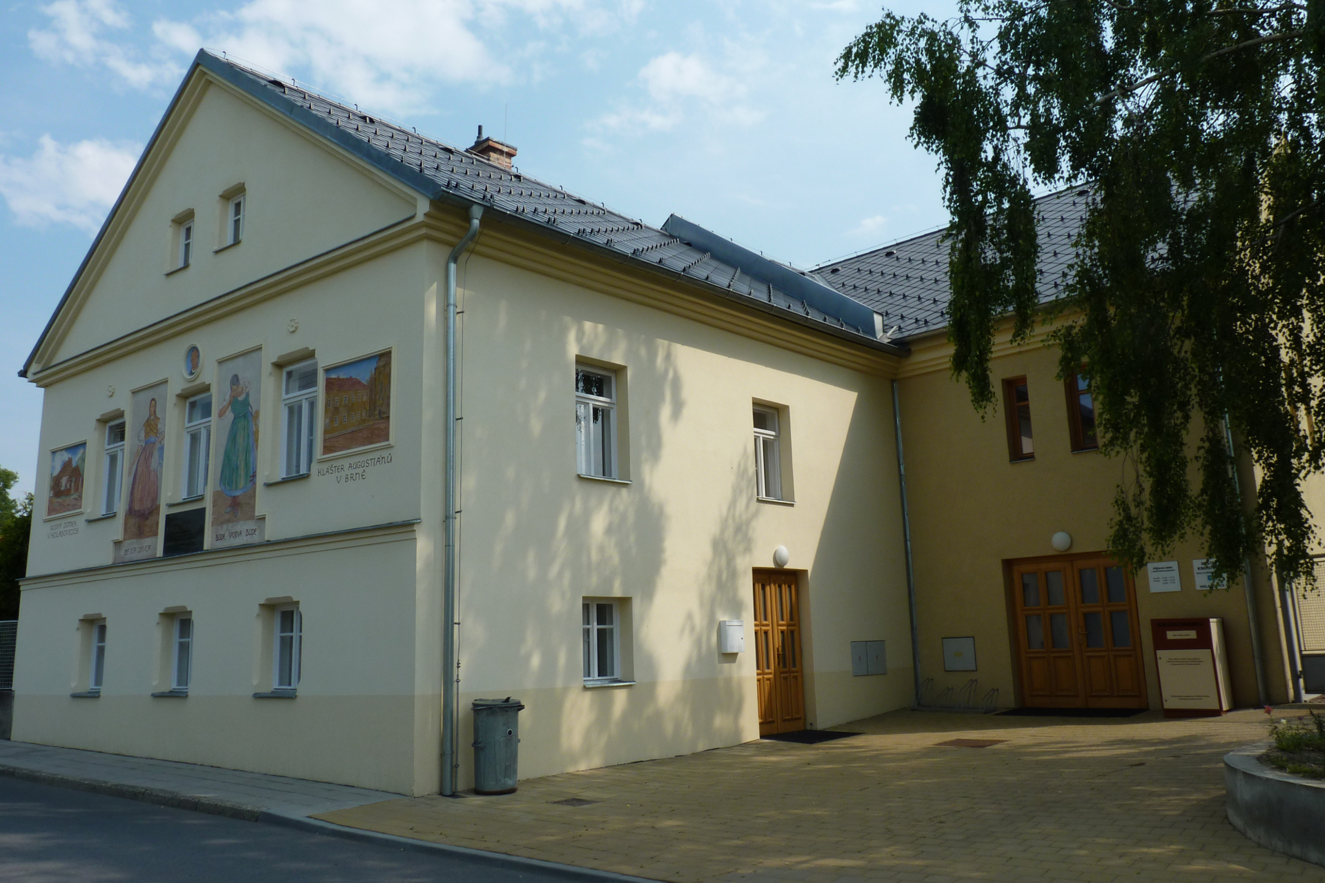 Místní knihovna Holasovice