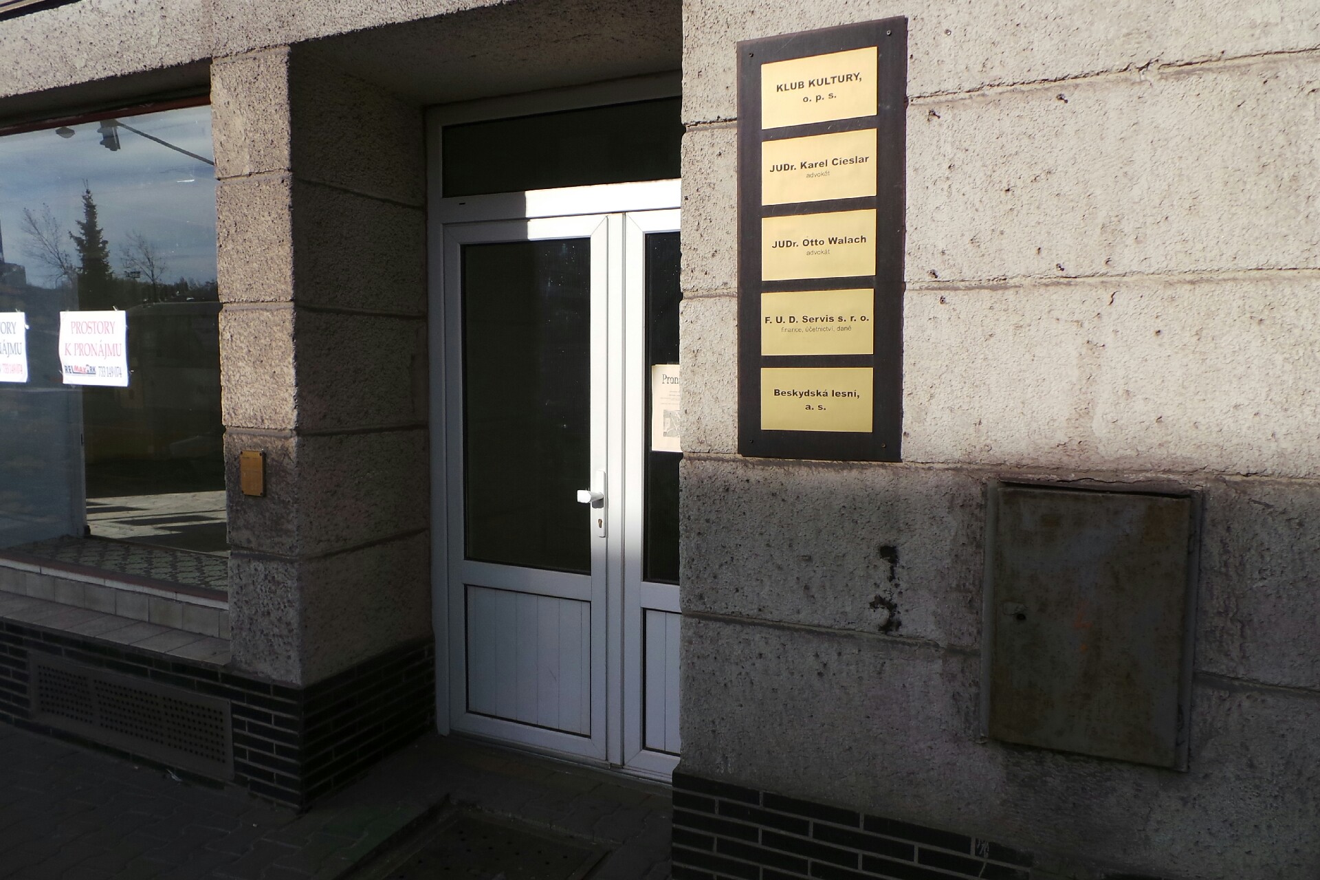 JUDr.  Kateřina Walachová, advokát