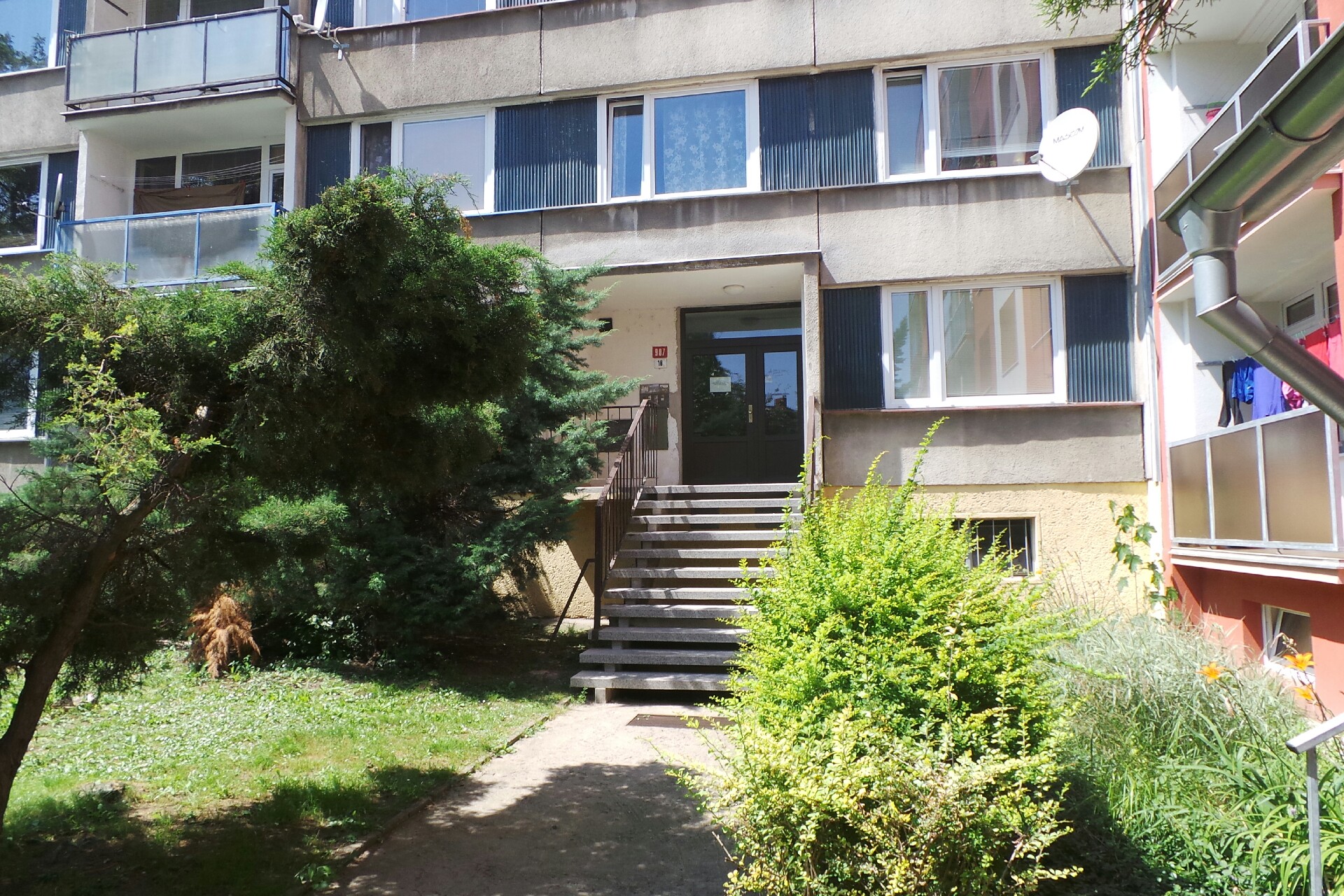 Dostav - Jaroslav Dostál