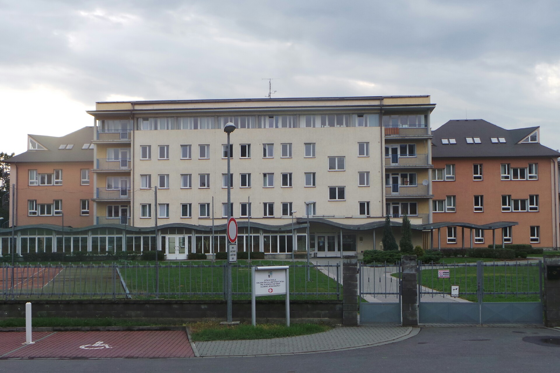 Základní škola pro sluchově postižené, Olomouc, Kosmonautů 4