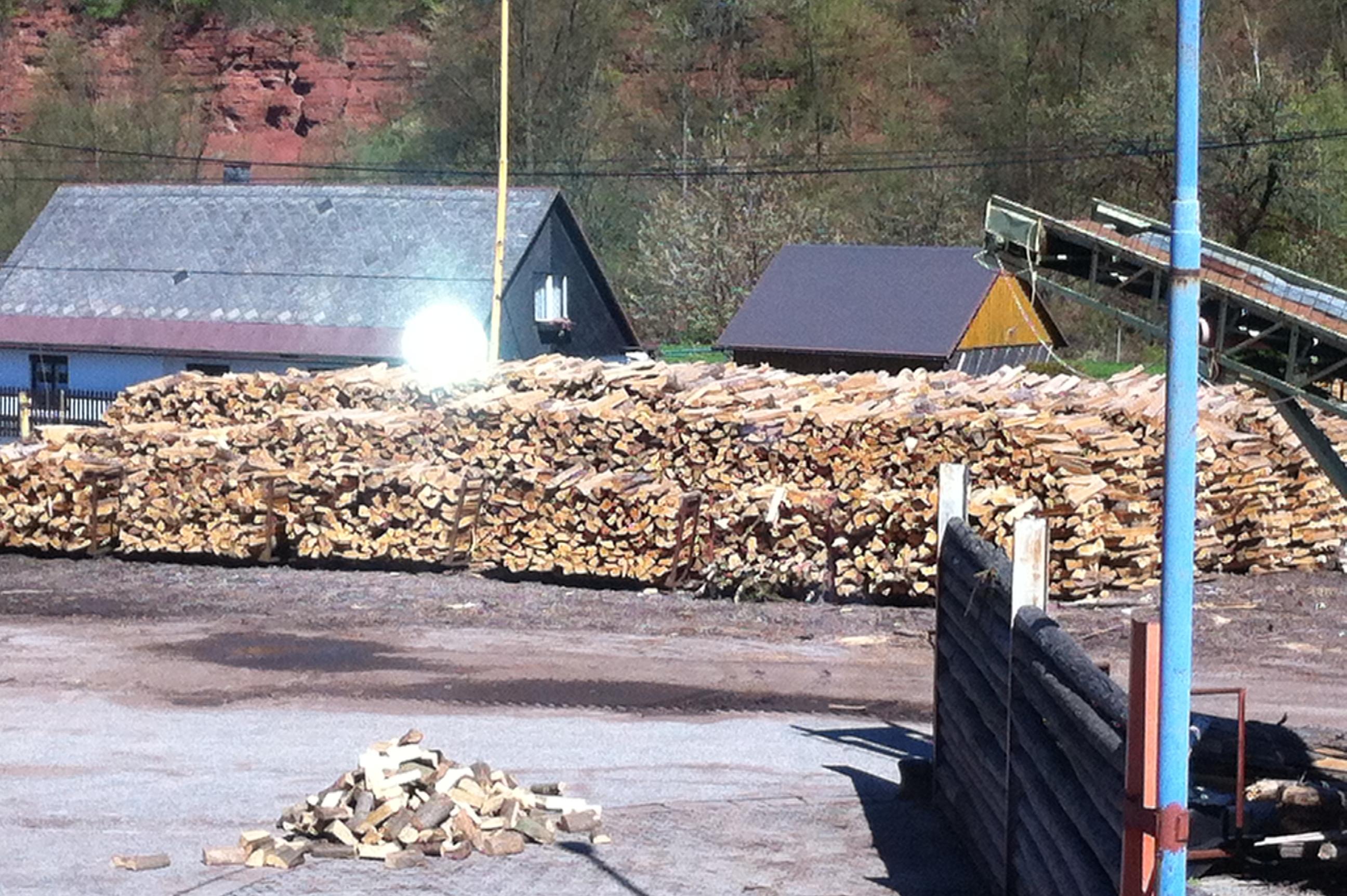 Dřevo na topení - Martin Mádle a spol.