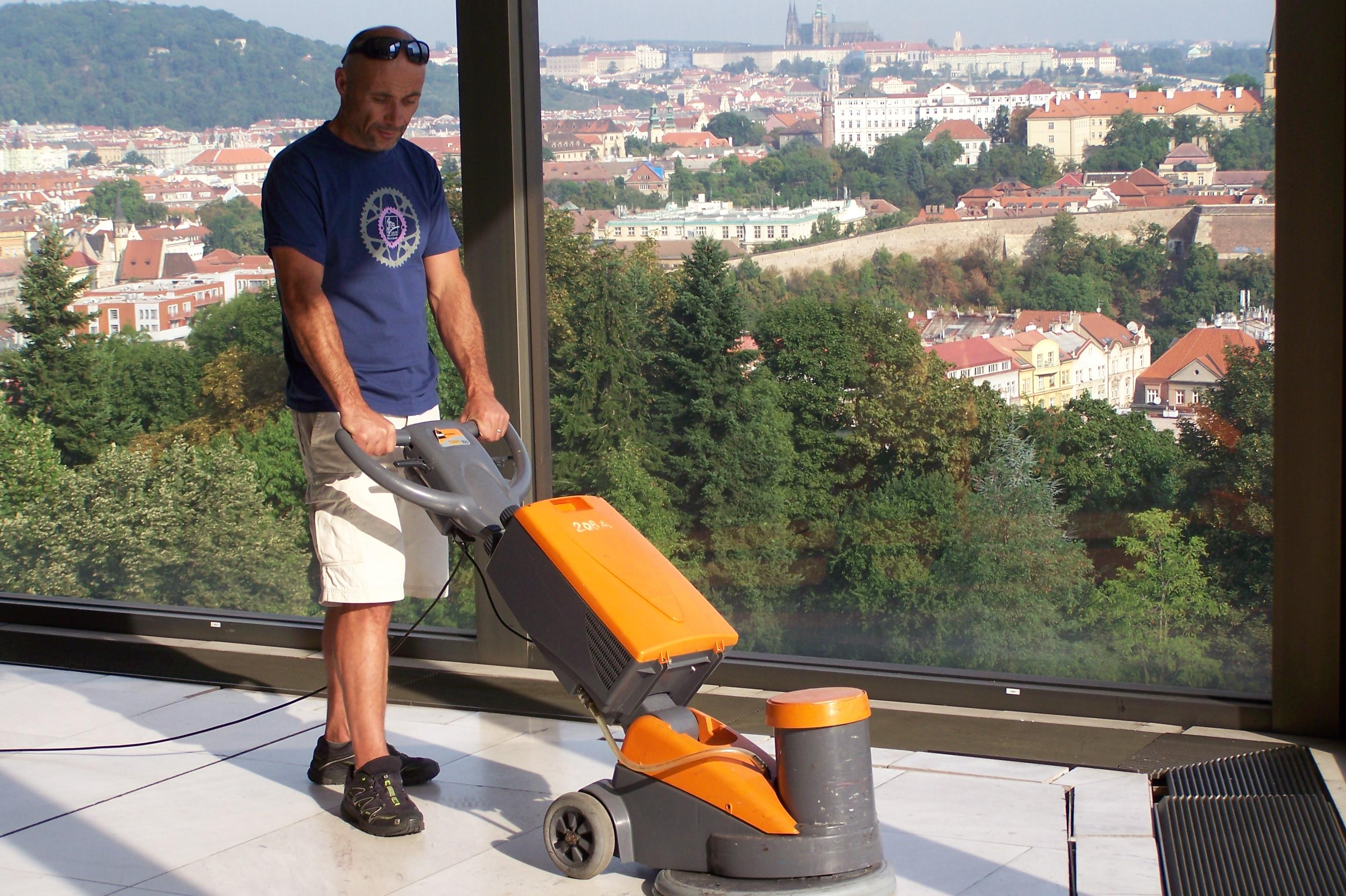 Hodinový manžel Ota