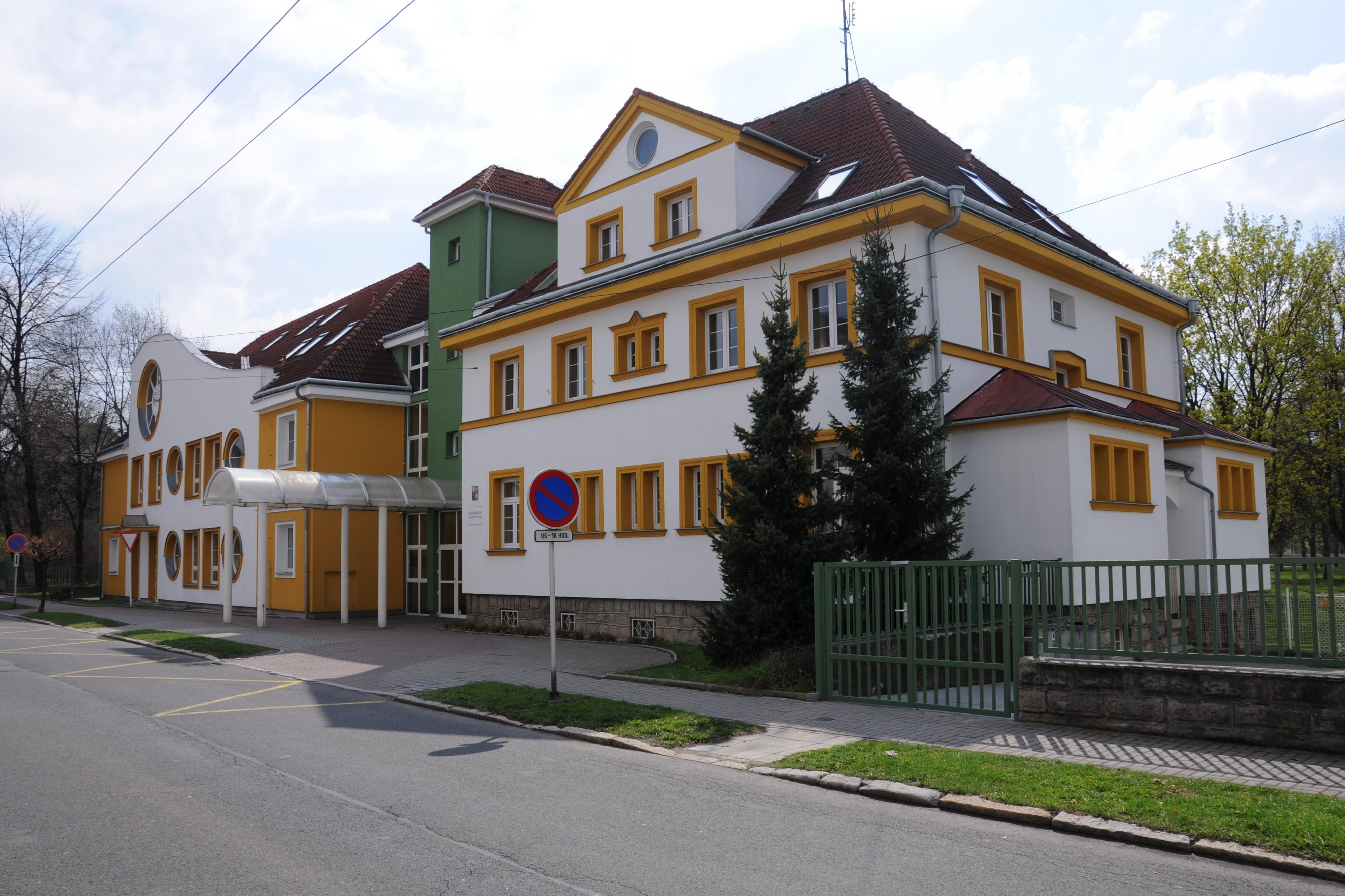 Základní škola pro tělesně postižené, Opava, Dostojevského 12