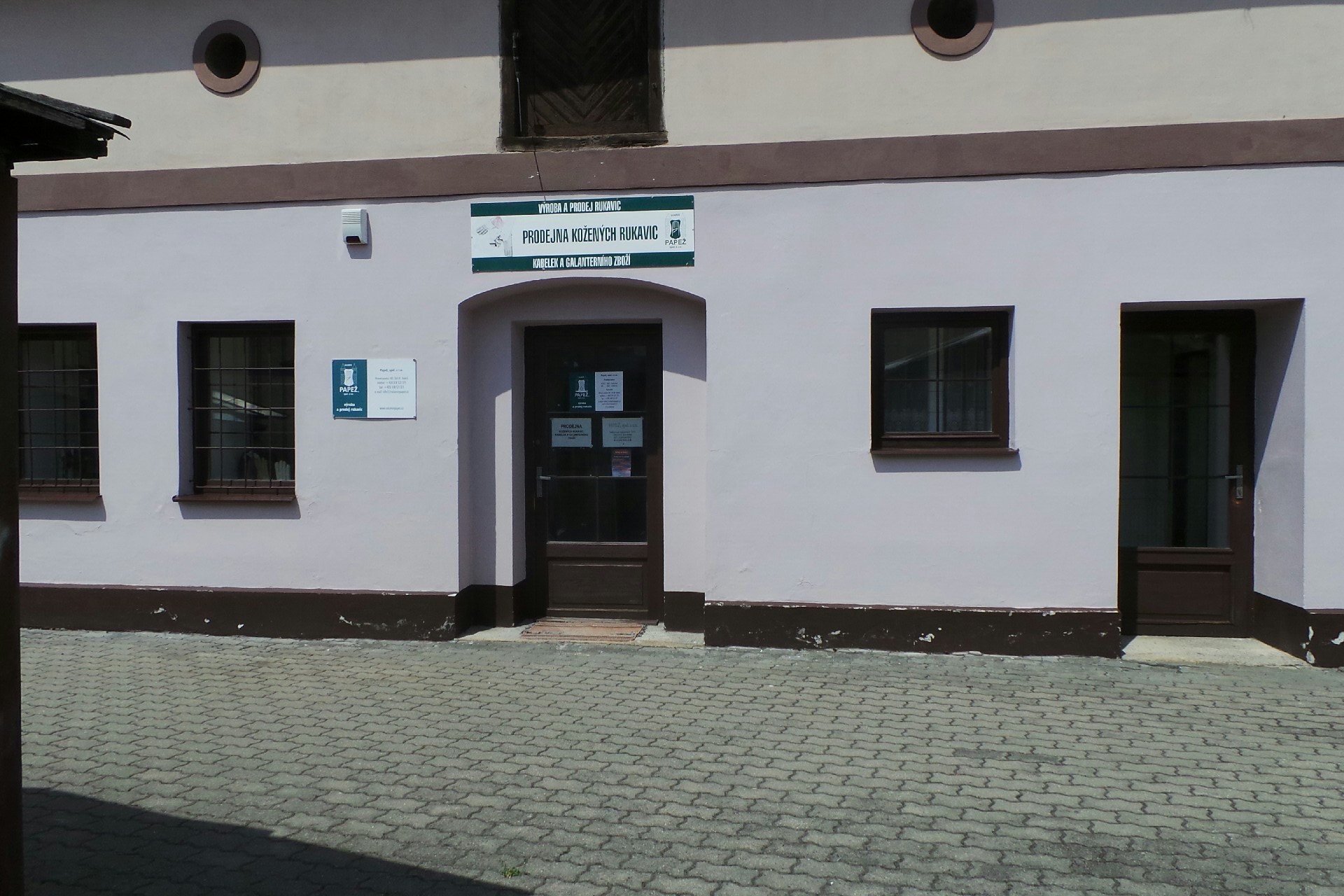 Papež, spol. s r.o.