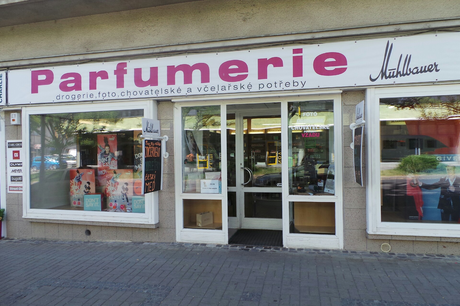 Parfumerie - foto Mühlbauer, s.r.o.