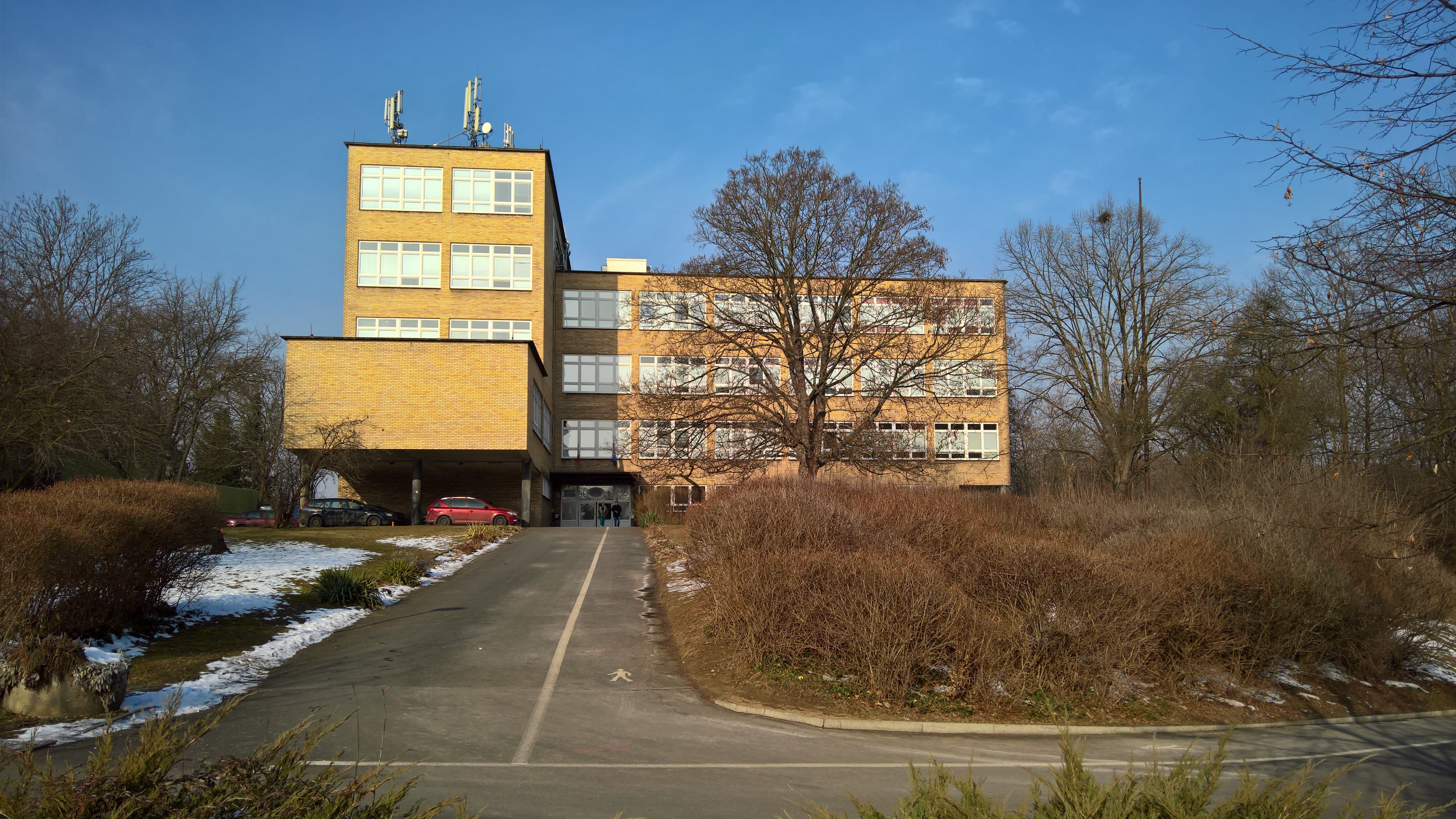 SPŠ zeměměřická a Geografické gymnázium Praha foto 2