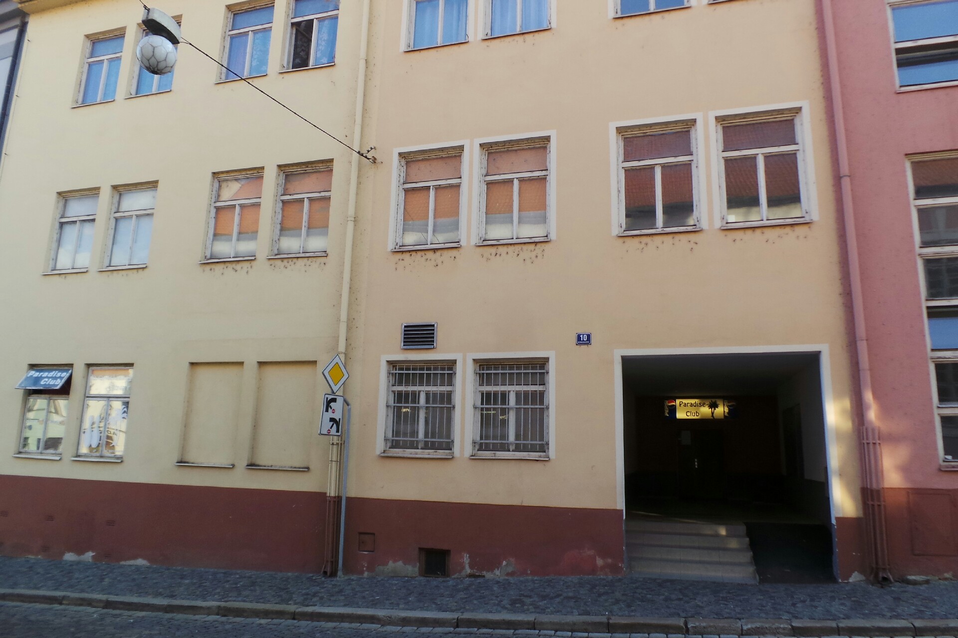 Paradise Club - Bowling