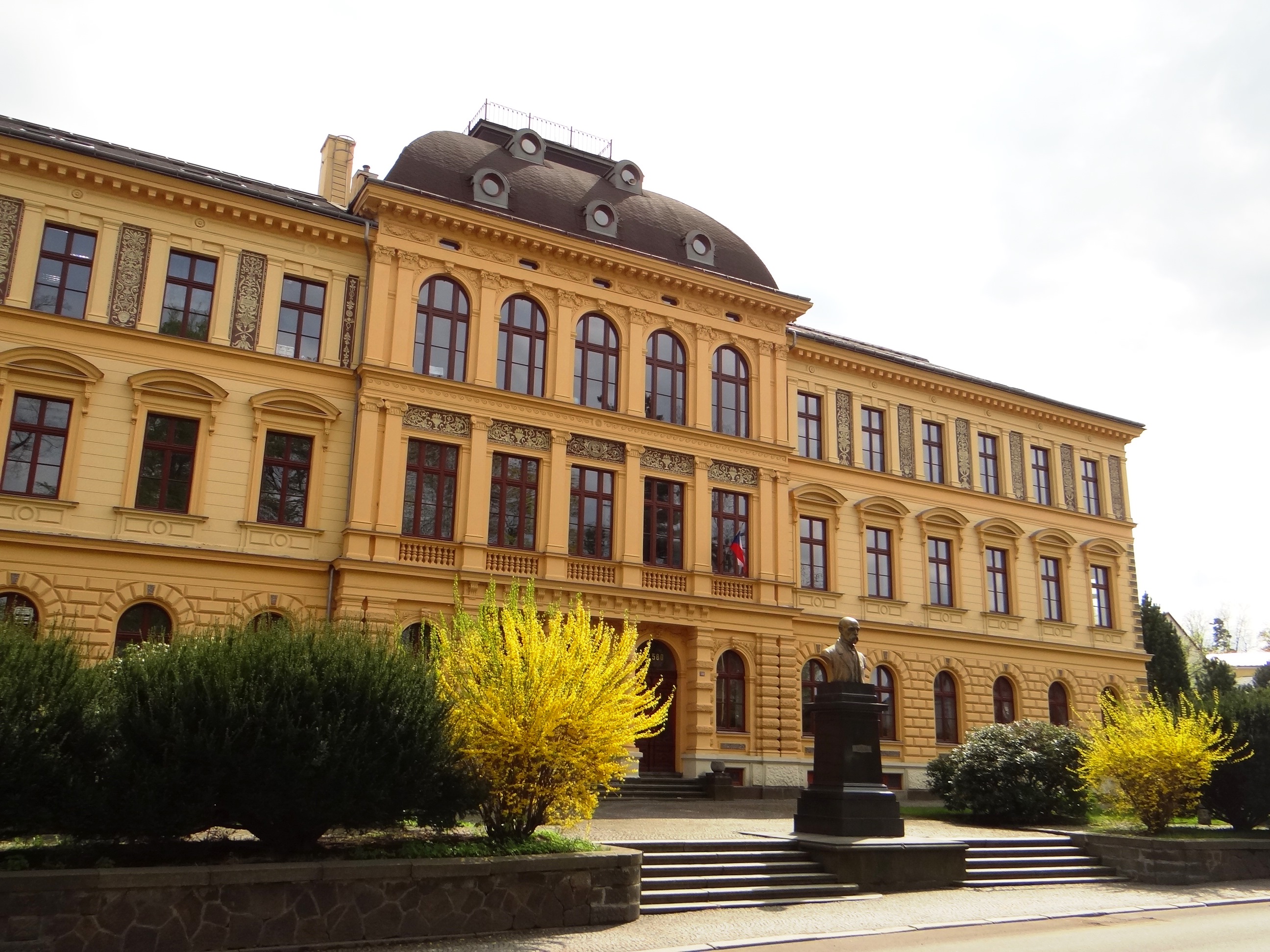 Čtyřleté obory - Střední lesnická škola a Střední odborná škola, Šluknov foto 2