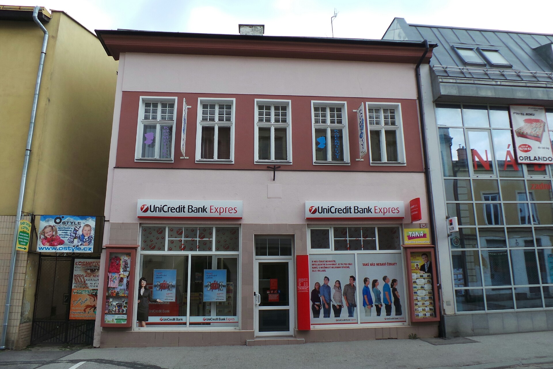 Bankomat UniCredit Bank Czech Republic foto 2