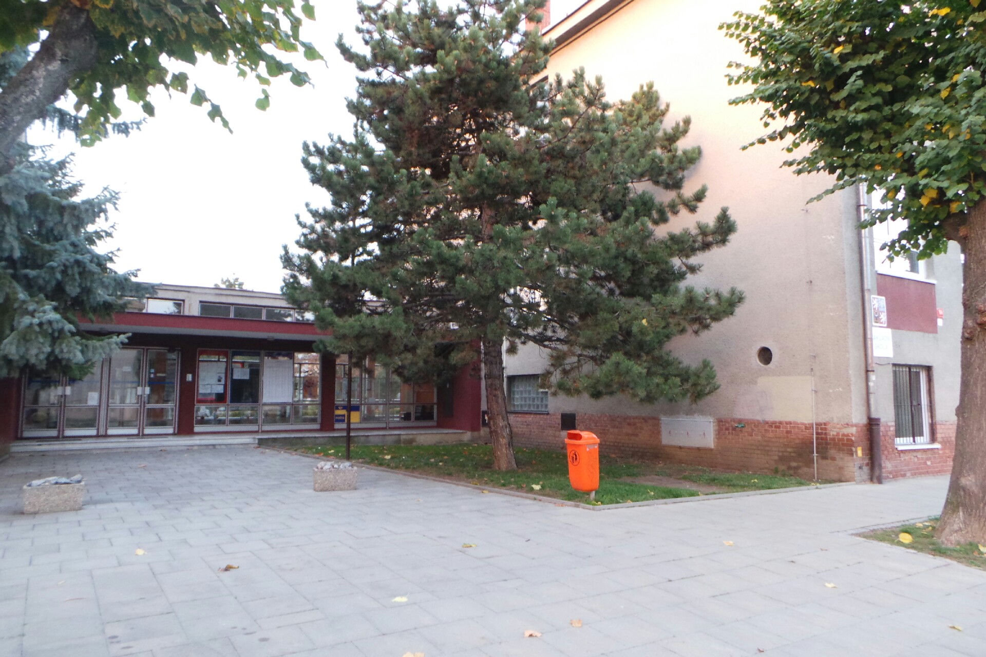 Fakultní ZŠ Olomouc, Helsinská 6 foto 1