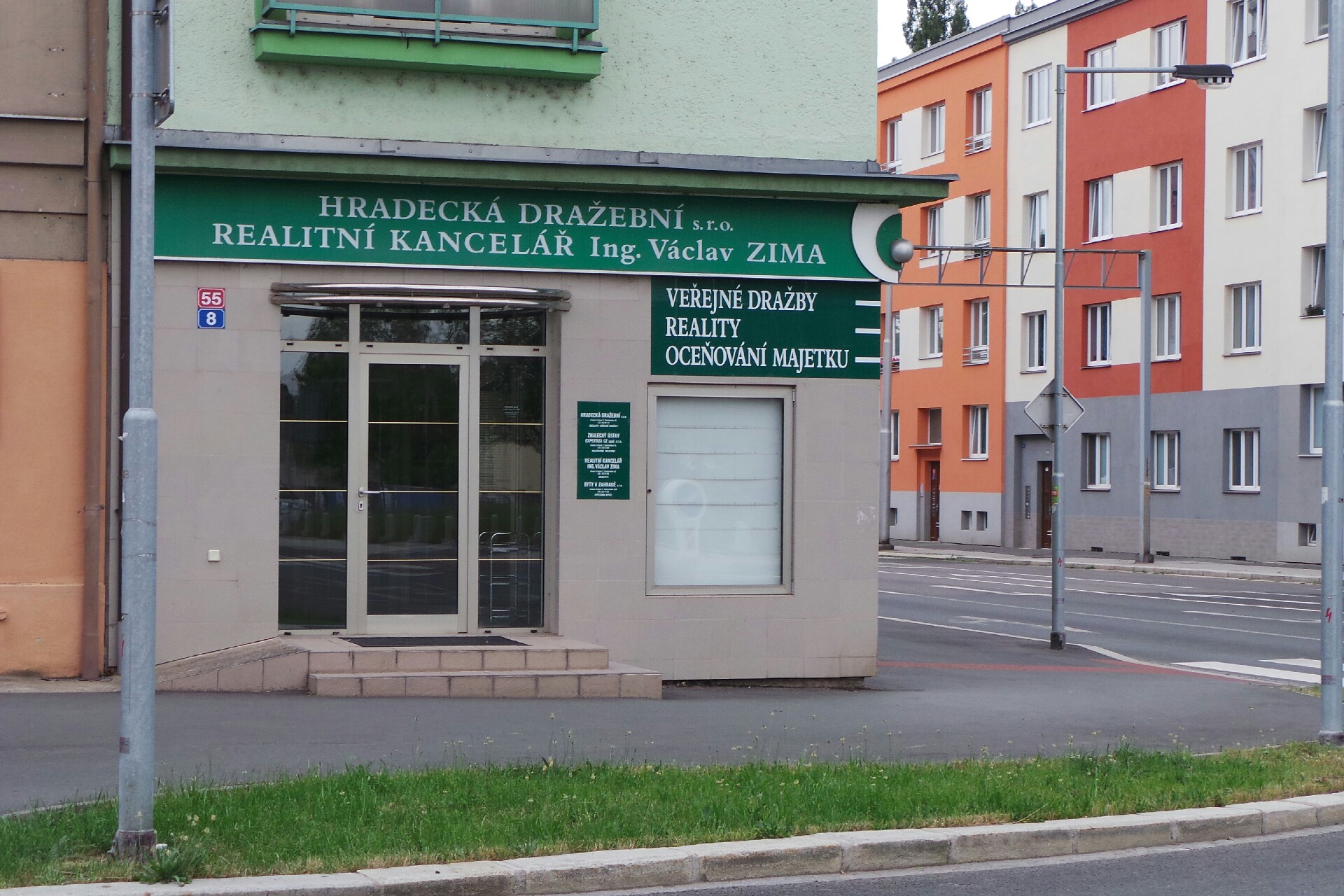 HRADECKÁ DRAŽEBNÍ, s.r.o.