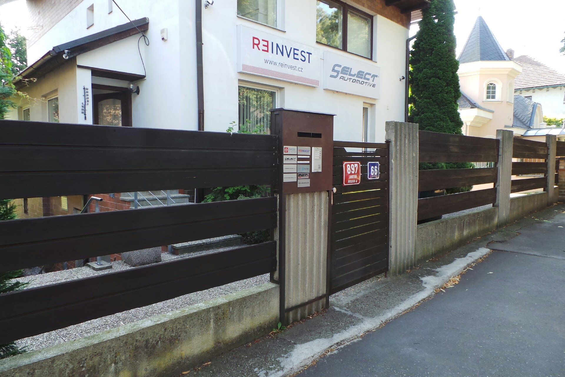 REINVEST, spol. s r.o.