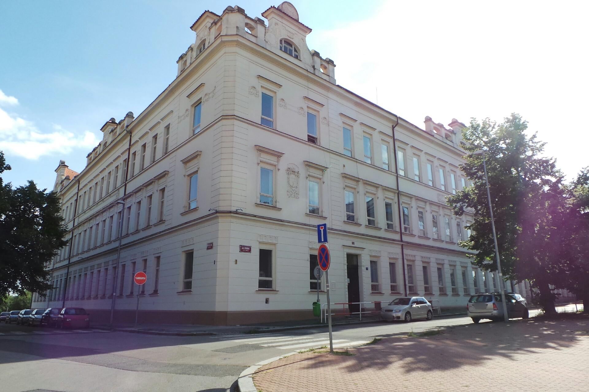 ZŠ Bohumila Hrabala, Praha 8