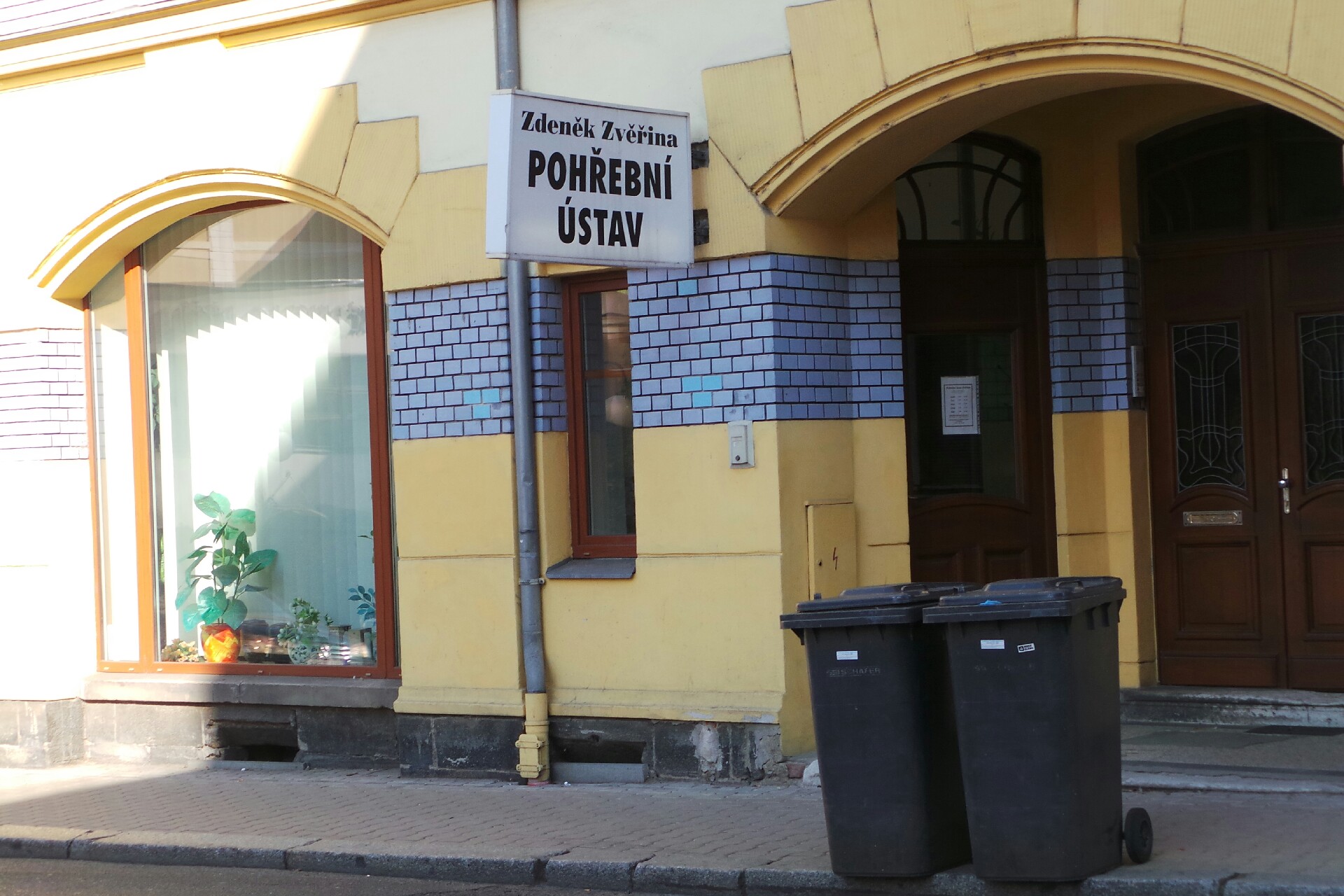 ZVĚŘINA - POHŘEBNÍ ÚSTAV Lucie Zvěřinová