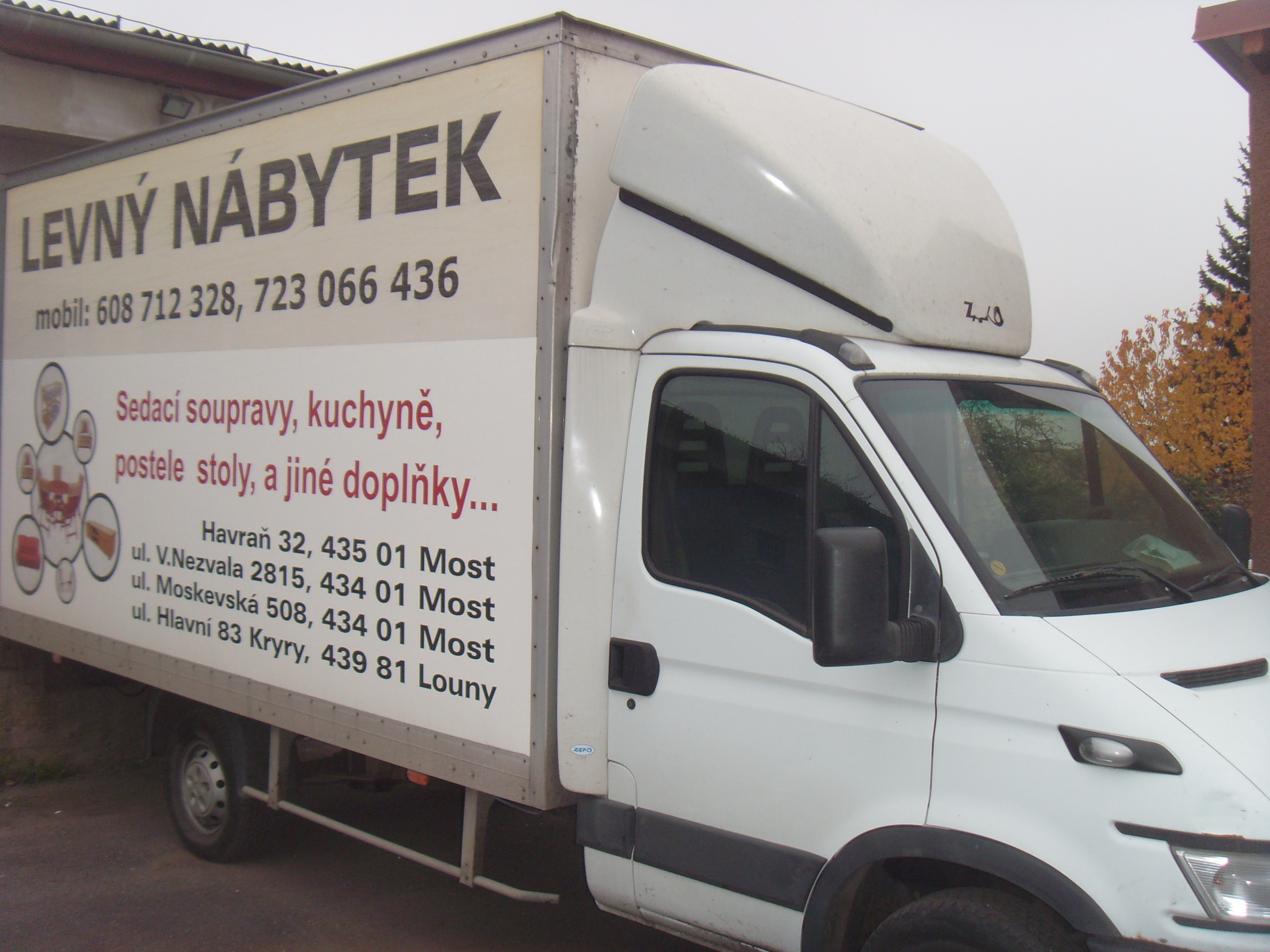LEVNÝ NÁBYTEK - Jiří Křičenský foto 4