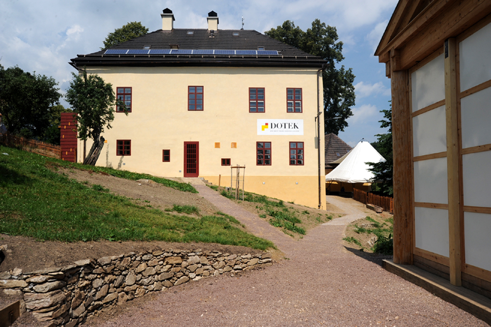DOTEK - Dům Obnovy Tradic, Ekologie a Kultury