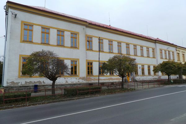 ZŠ Zlonice (Zlonice) • Firmy.cz