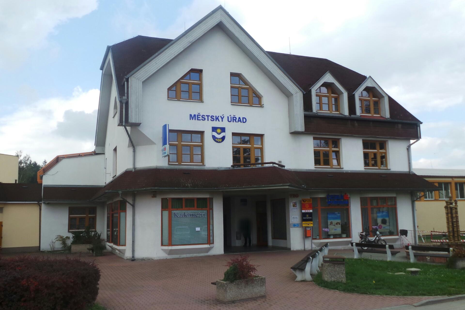 Městská knihovna Planá nad Lužnicí foto 2