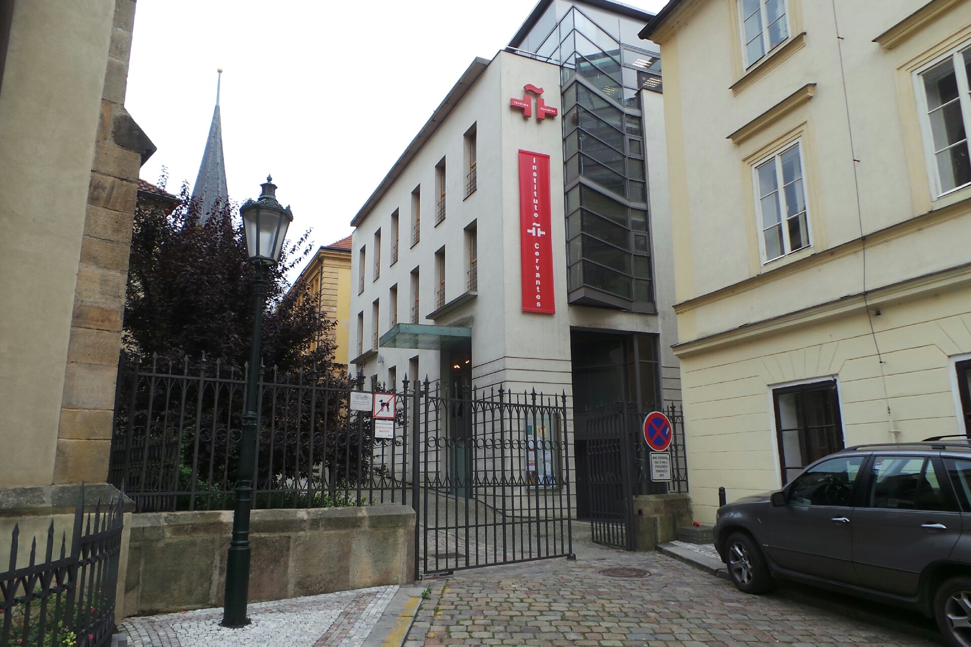 Velvyslanectví Španělska - Knihovna Institutu Cervantes