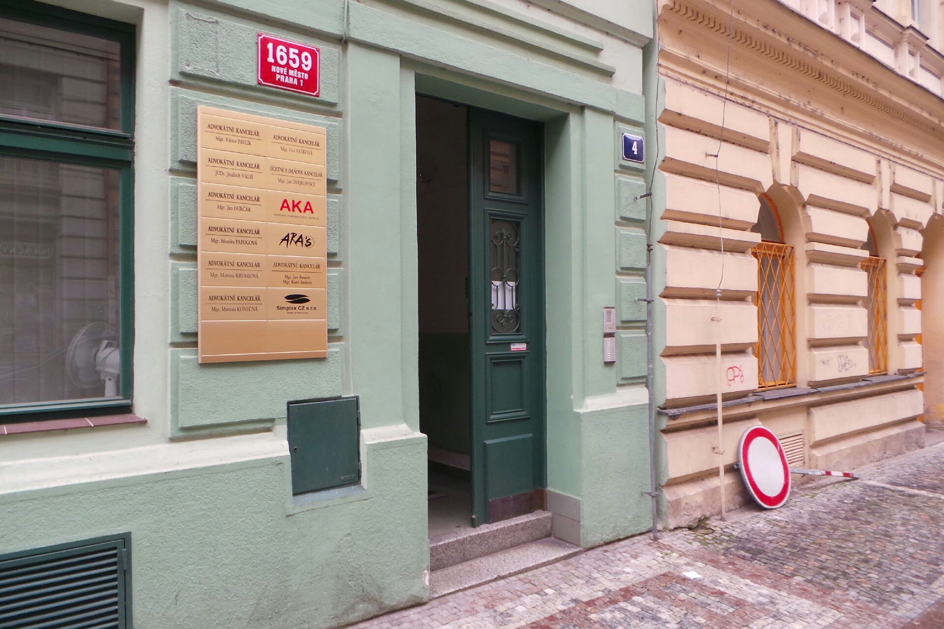 Mgr. Viktor Pavlík, advokát