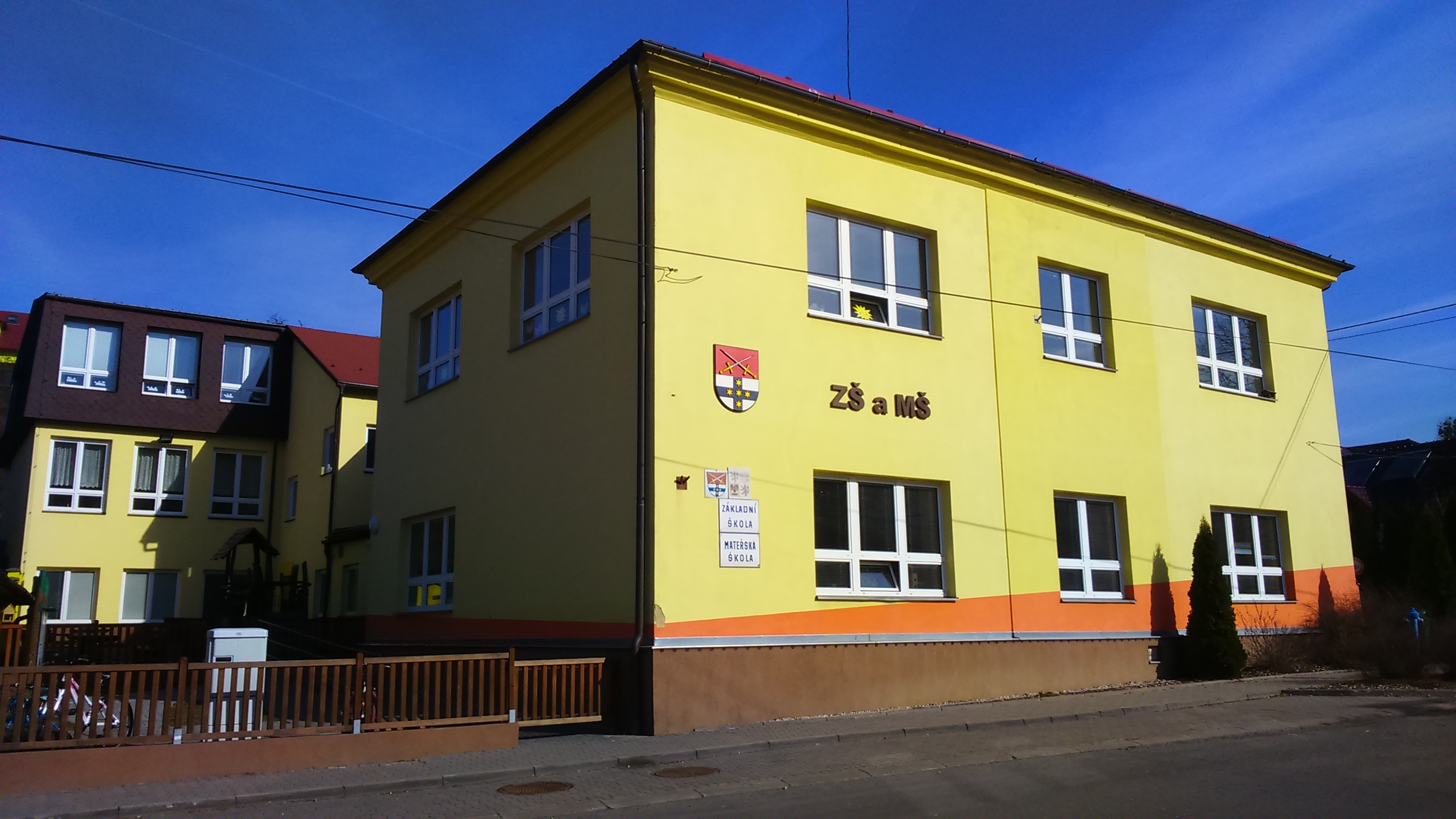ZŠ a MŠ Všemina foto 2