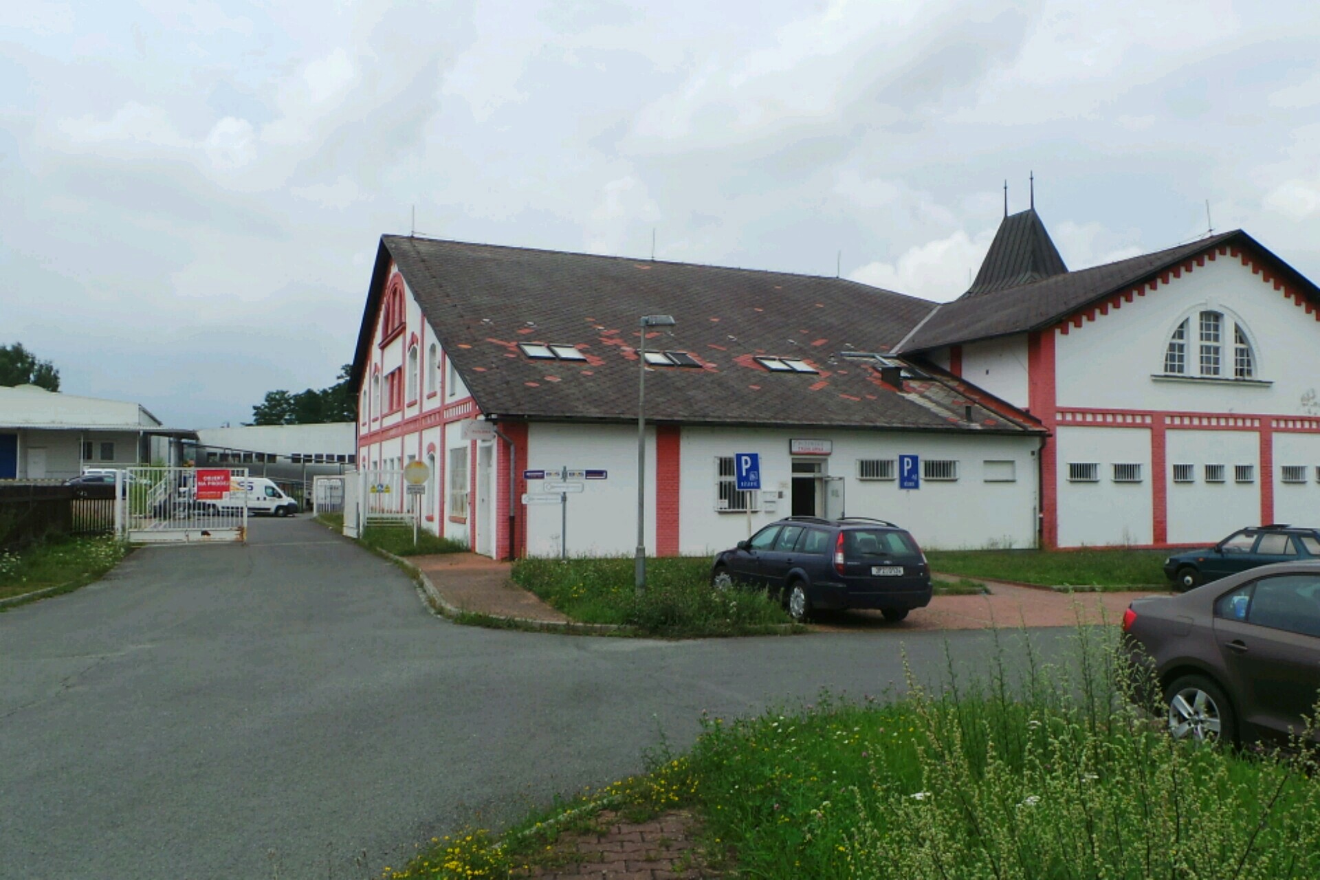 BAUER A SYNOVÉ, a.s.