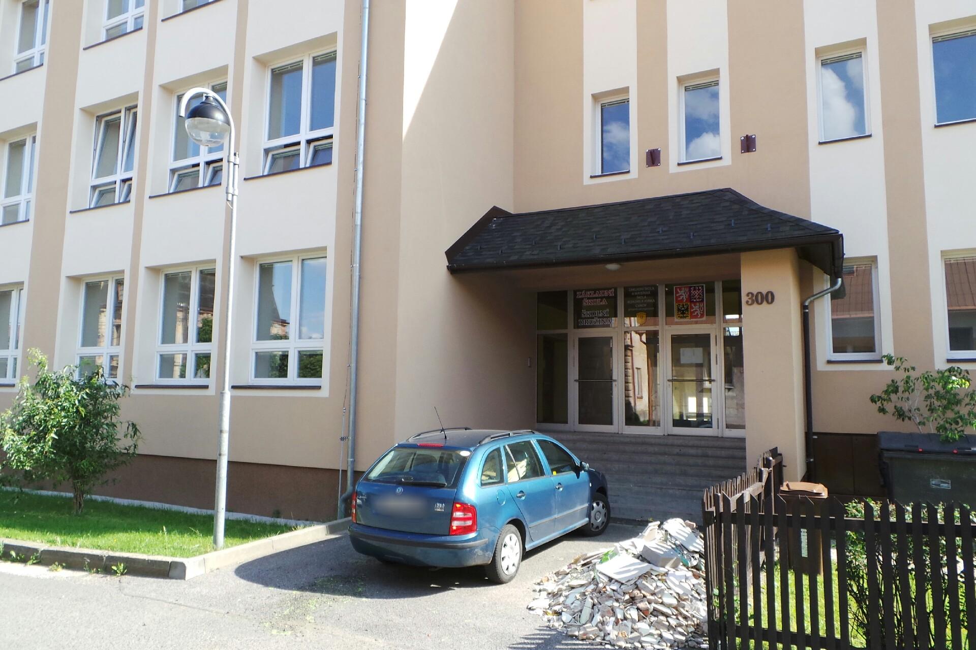 ZŠ a MŠ Bohumila Hynka Cvikov, Nerudova