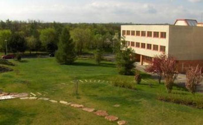 Institut informatiky-Vyšší odborná škola, s.r.o.