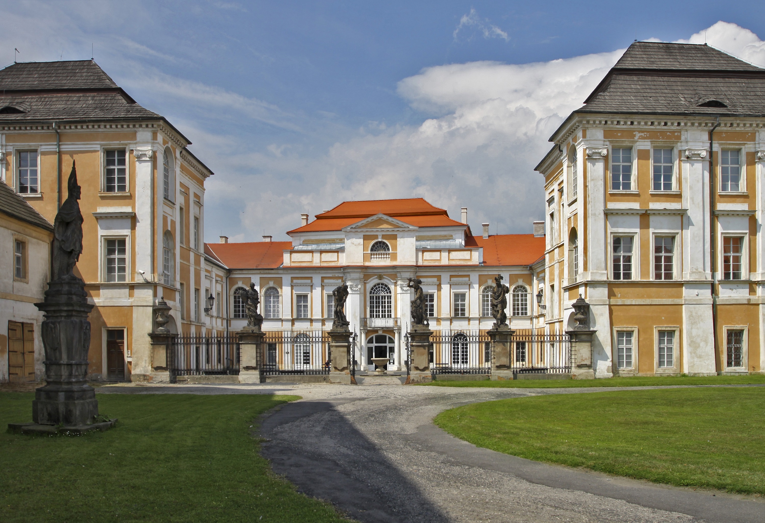 Státní zámek Duchcov foto 2