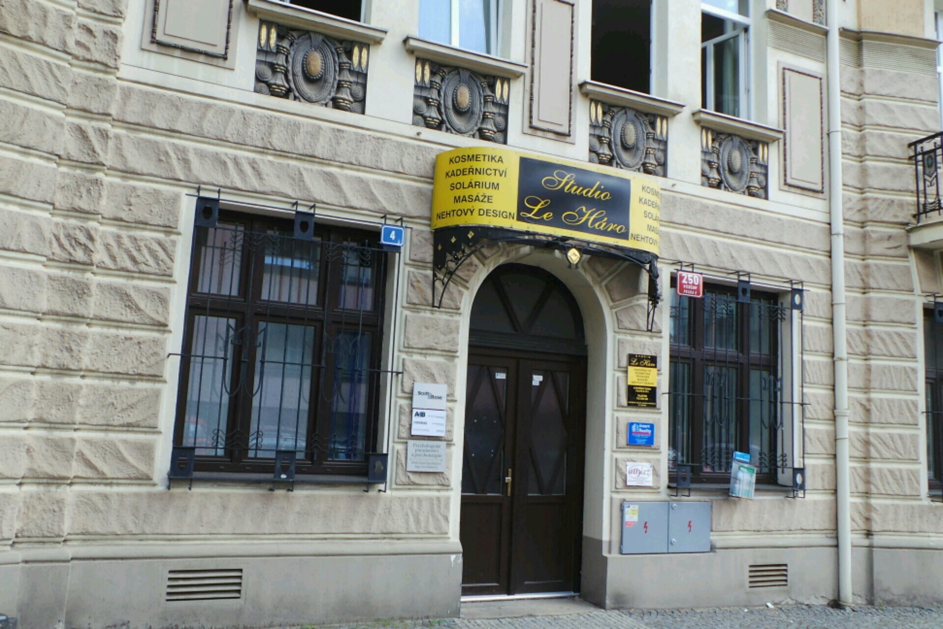 PhDr. Ilona Špaňhelová