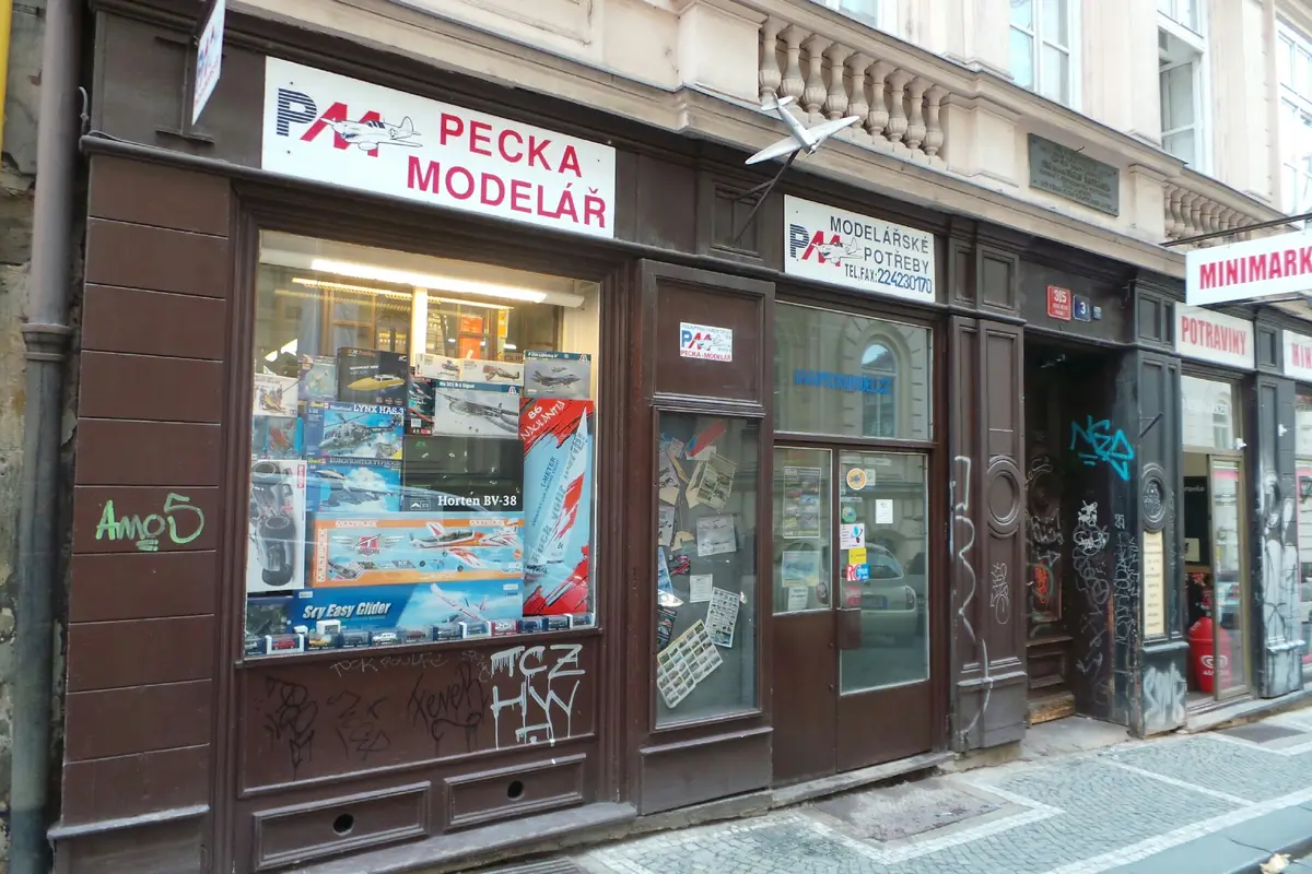PECKA MODELÁŘ