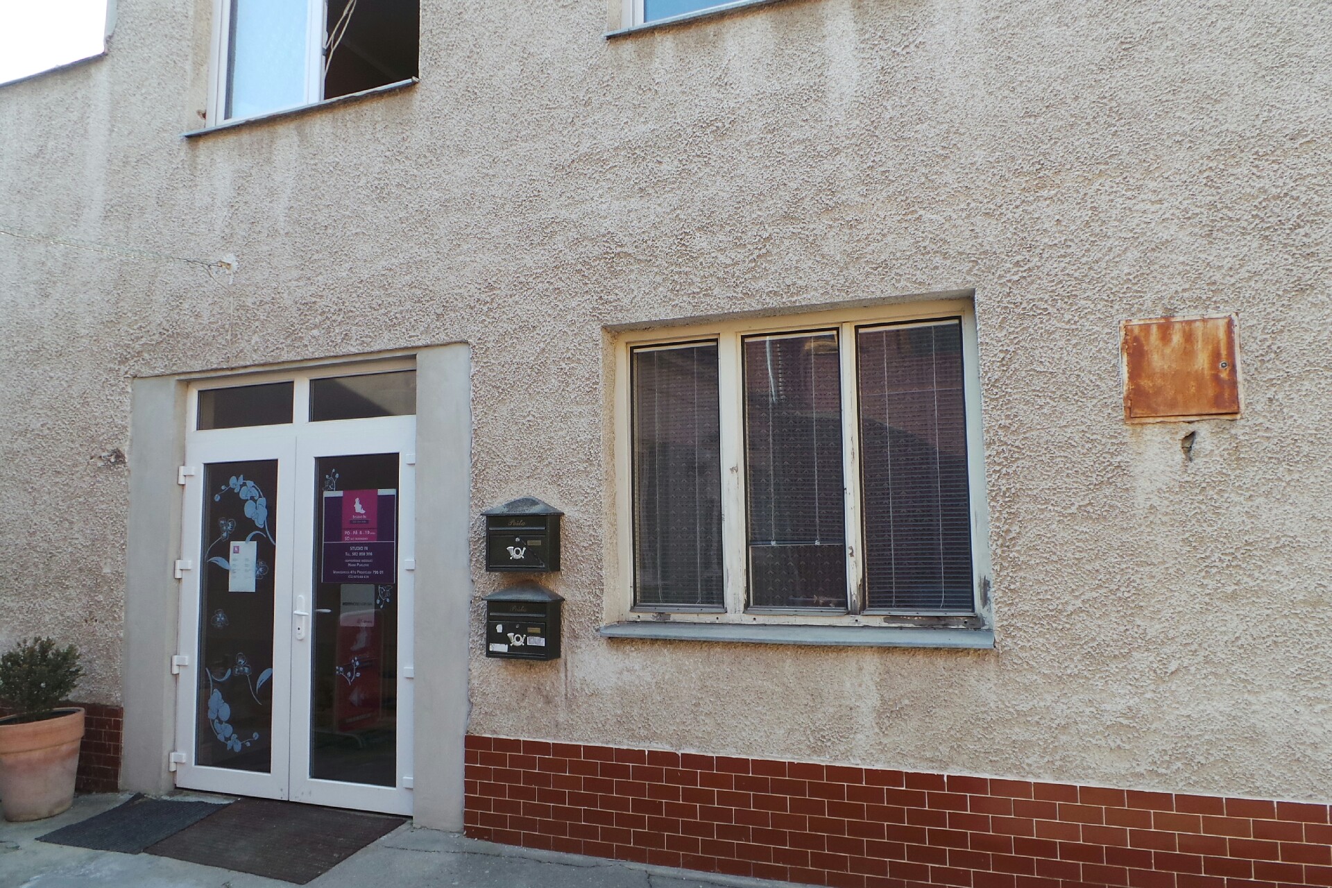 Hair Studio In - Hana Isakidisová