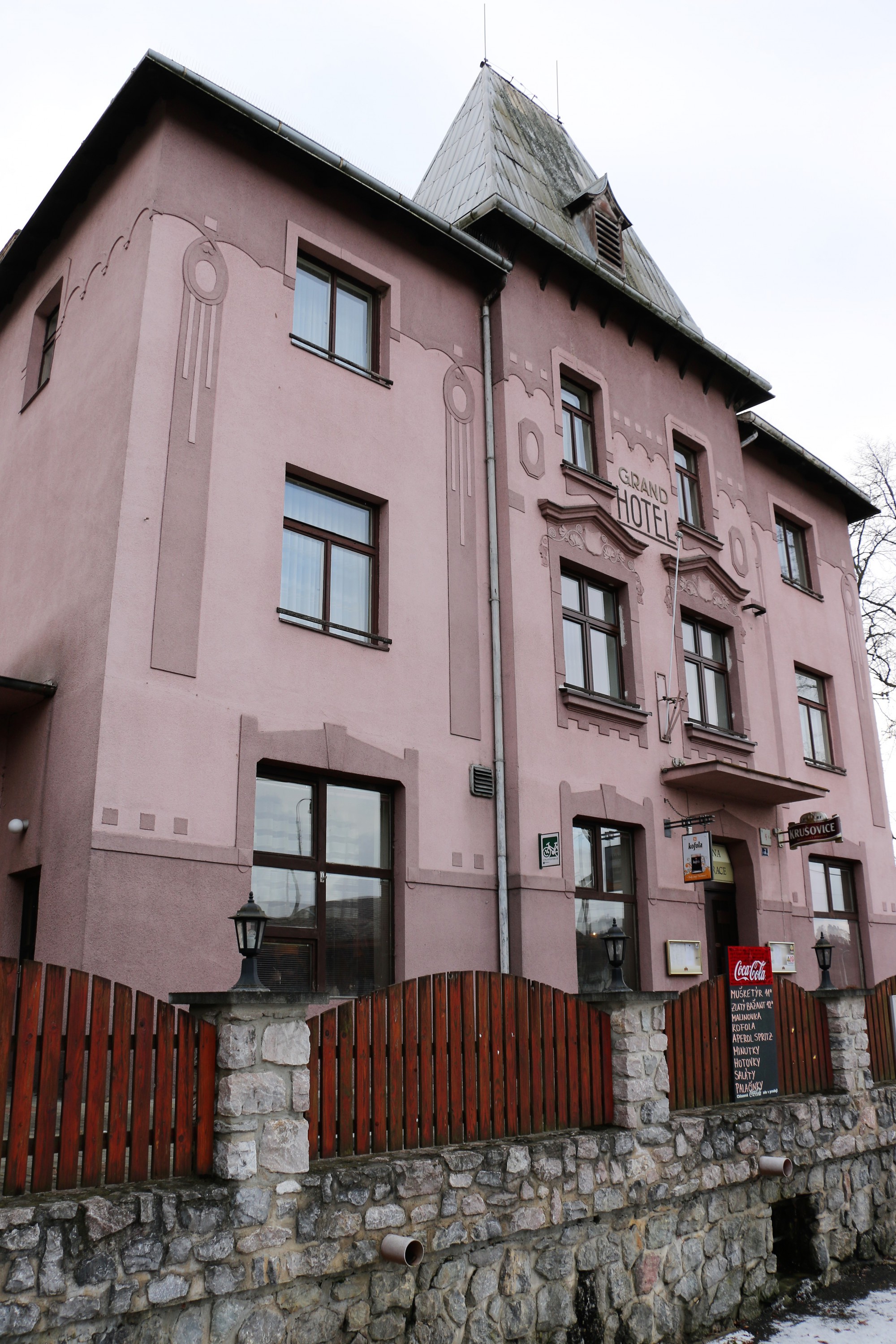 Restaurace Hotel Grand foto 2