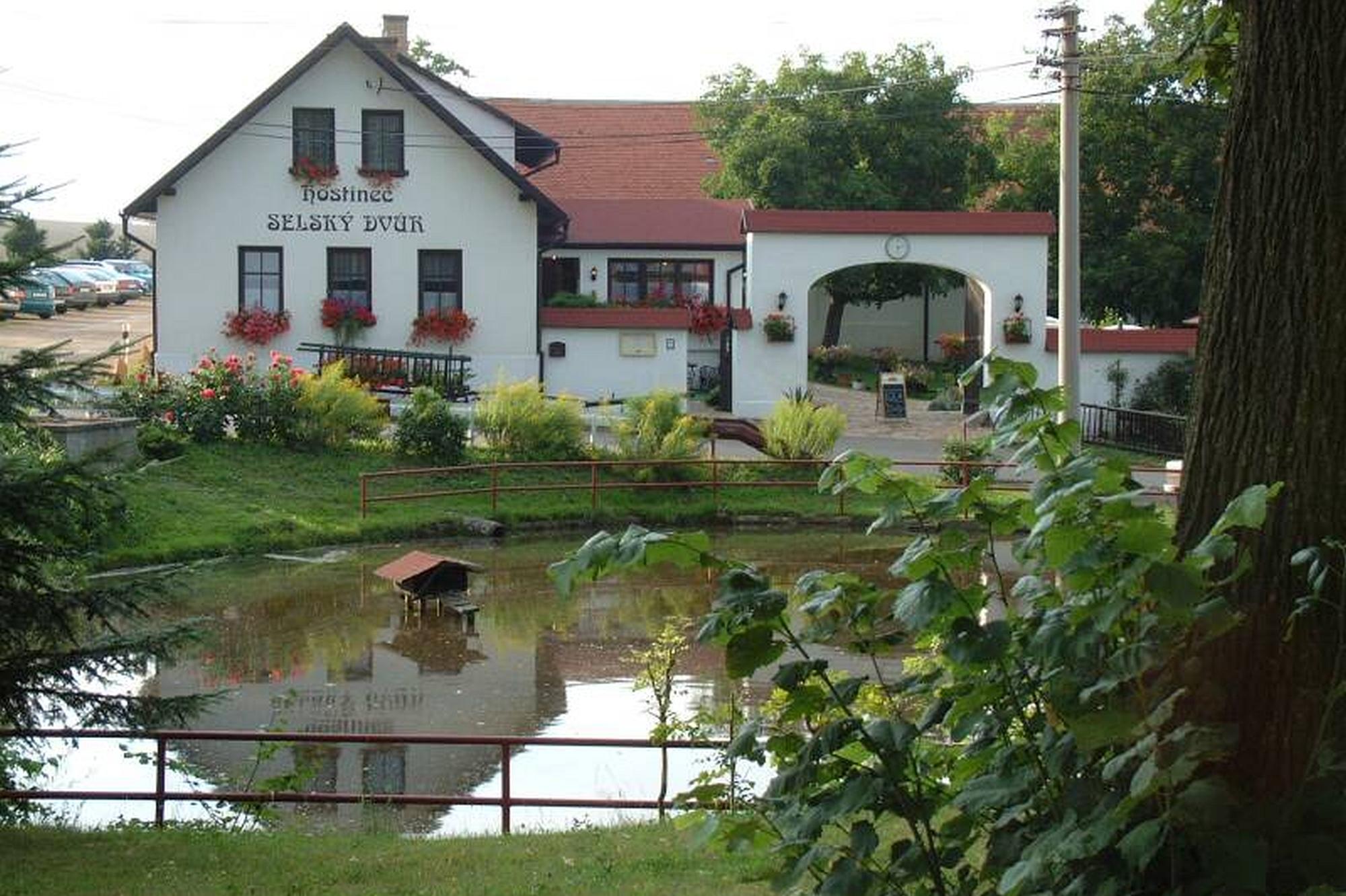 Hostinec Selský dvůr