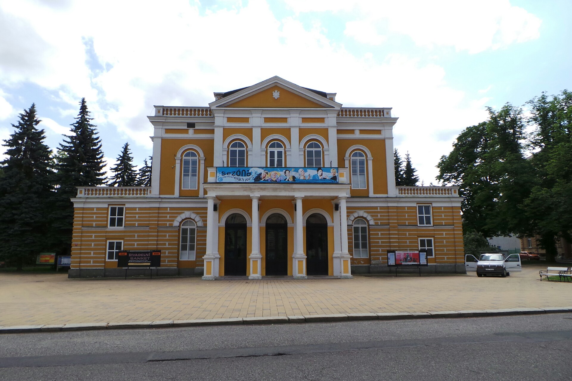 Západočeské divadlo v Chebu