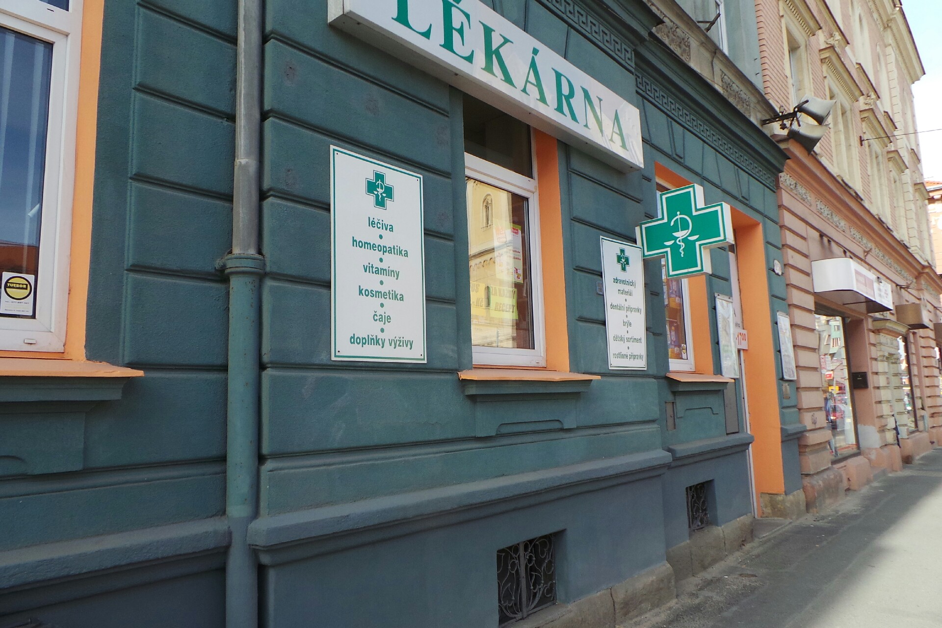 Lékárna U Sv. Jana Nepomuckého foto 1