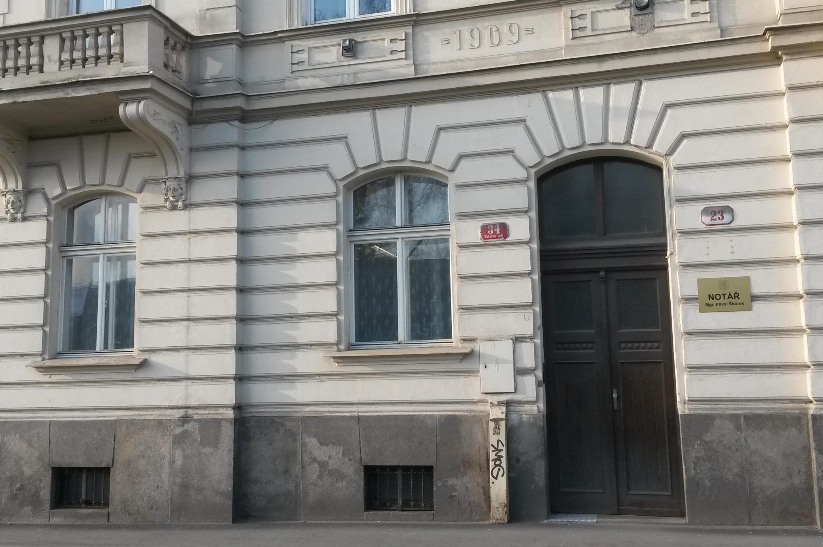 Mgr. Pavel Škůrek - notář